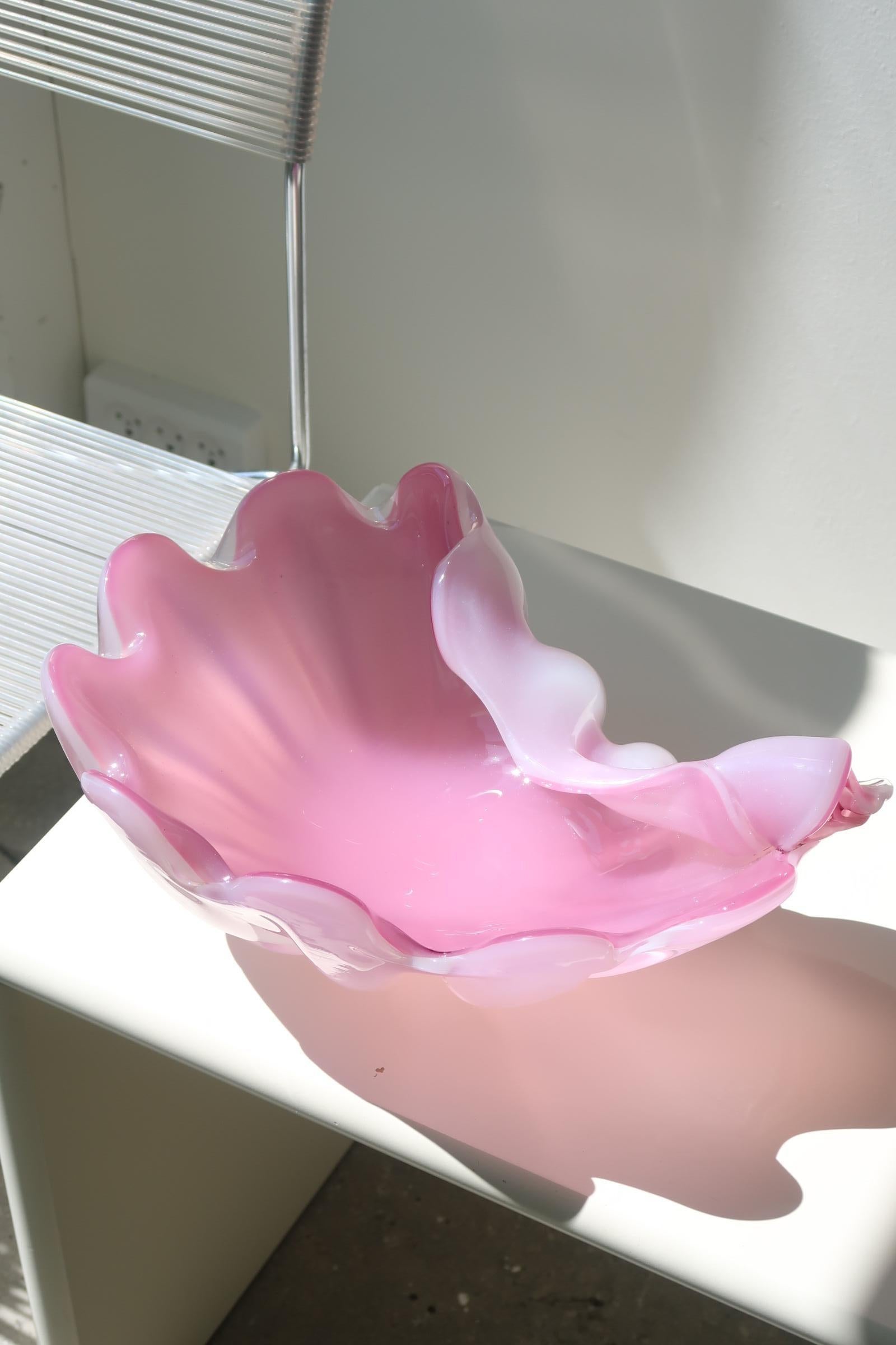 Huge Vintage Italian Murano 1960 Bubble Gum Pink Alabastro Shell Glass Bowl For Sale 1