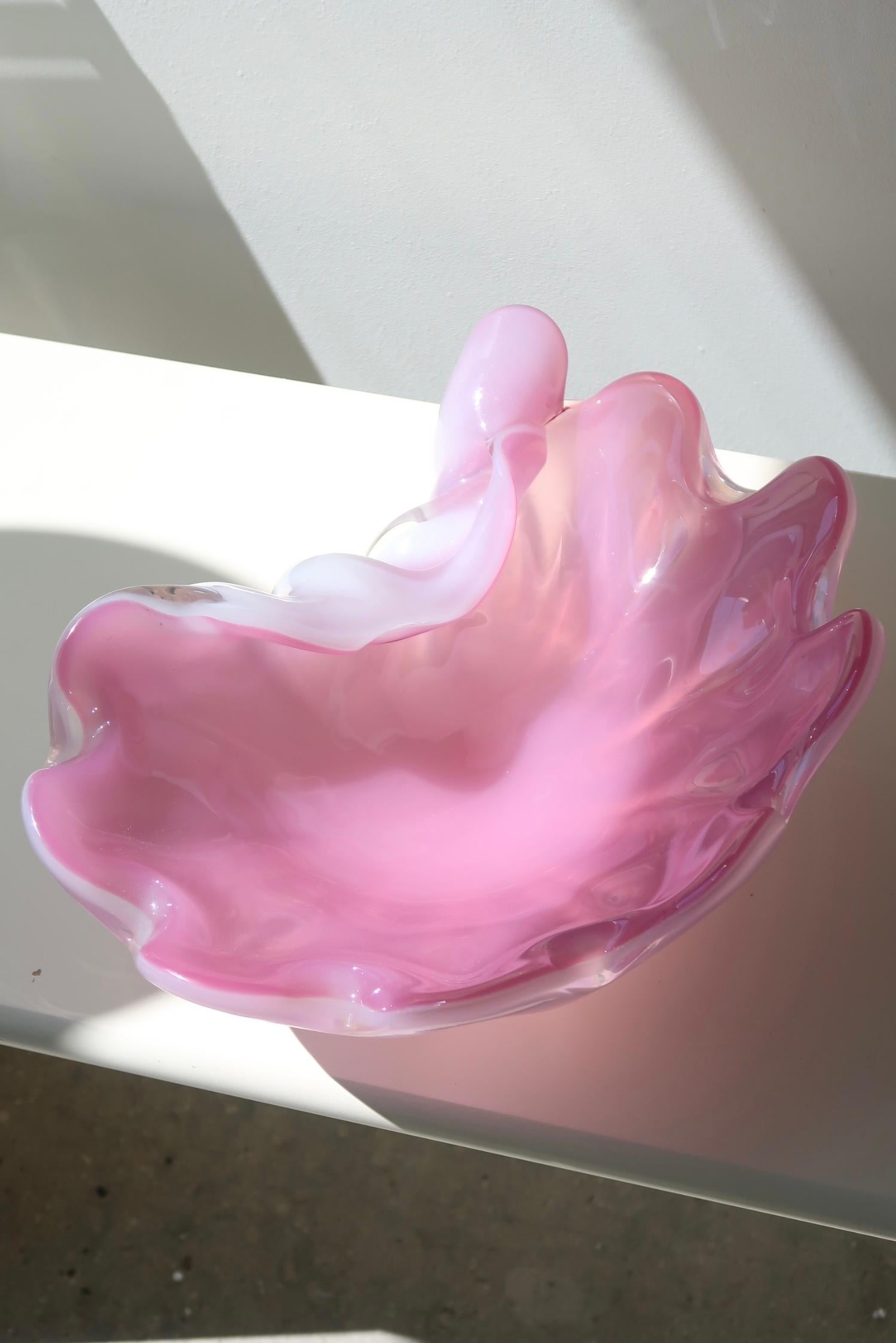 Huge Vintage Italian Murano 1960 Bubble Gum Pink Alabastro Shell Glass Bowl For Sale 2
