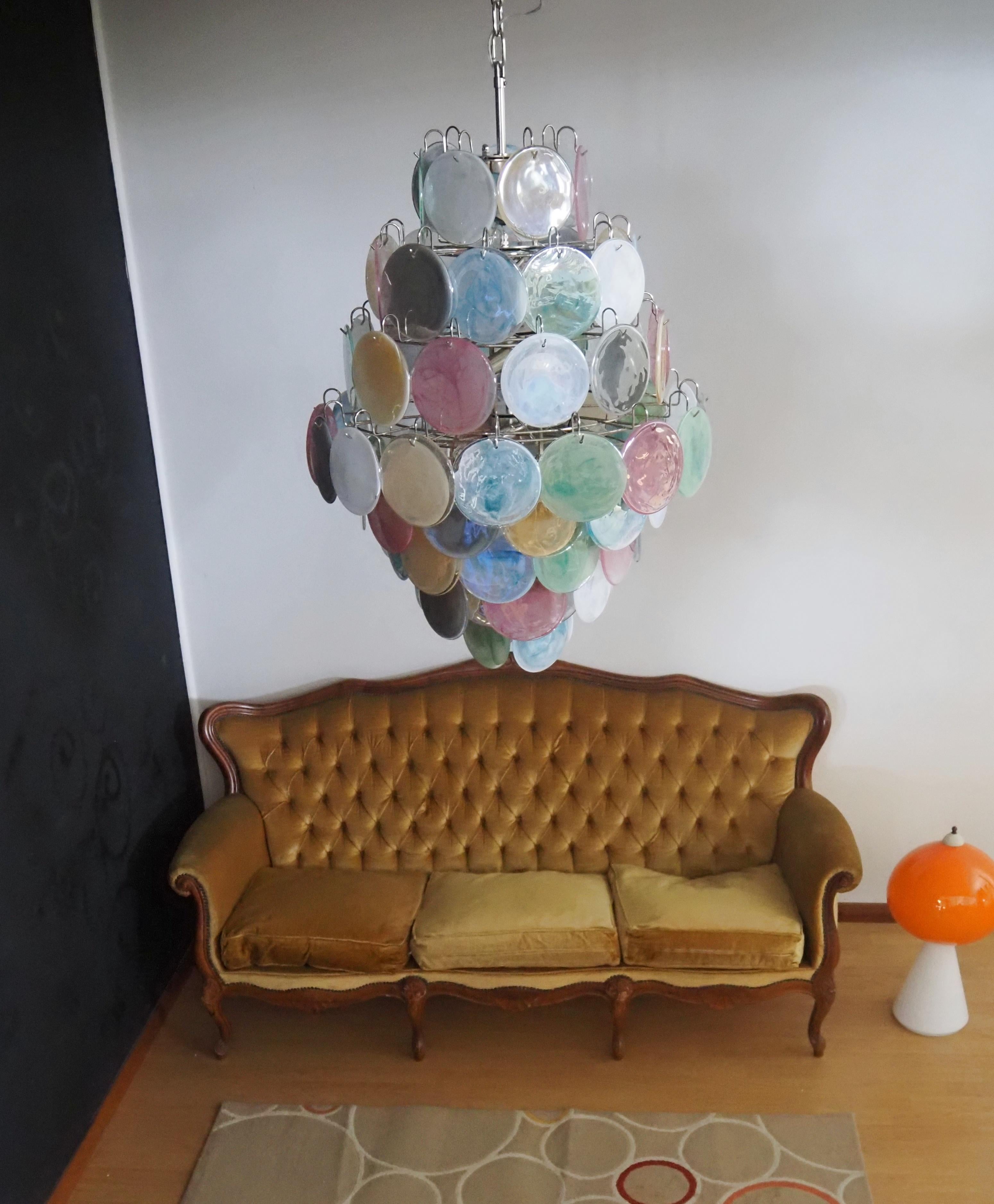 Huge Vintage Italian Murano Chandelier, 87 Alabaster Multicolored Disks In Good Condition In Gaiarine Frazione Francenigo (TV), IT