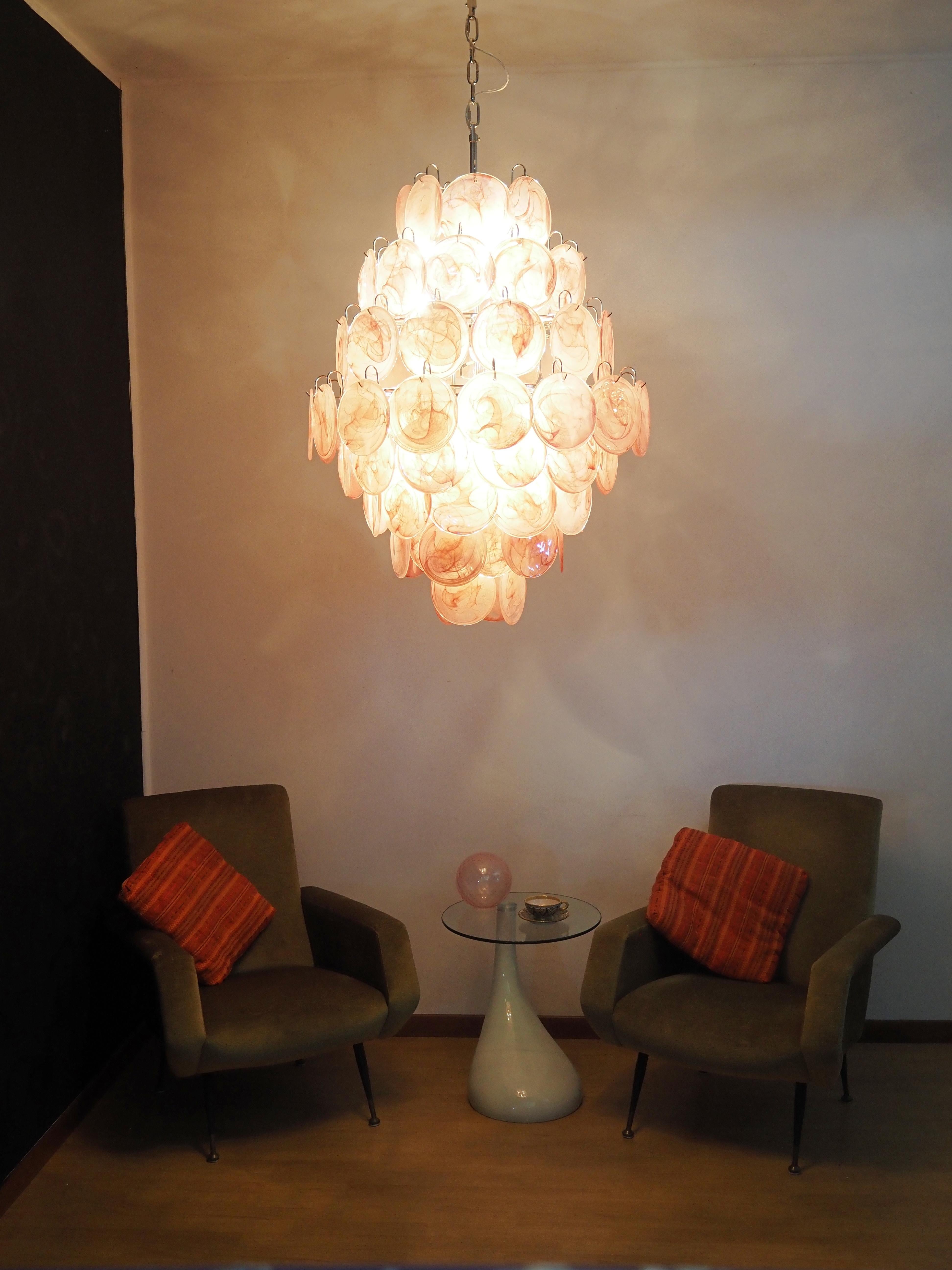 Großer italienischer Murano-Kronleuchter im Vintage-Stil - 87 rosa Alabasterscheiben (Glaskunst) im Angebot