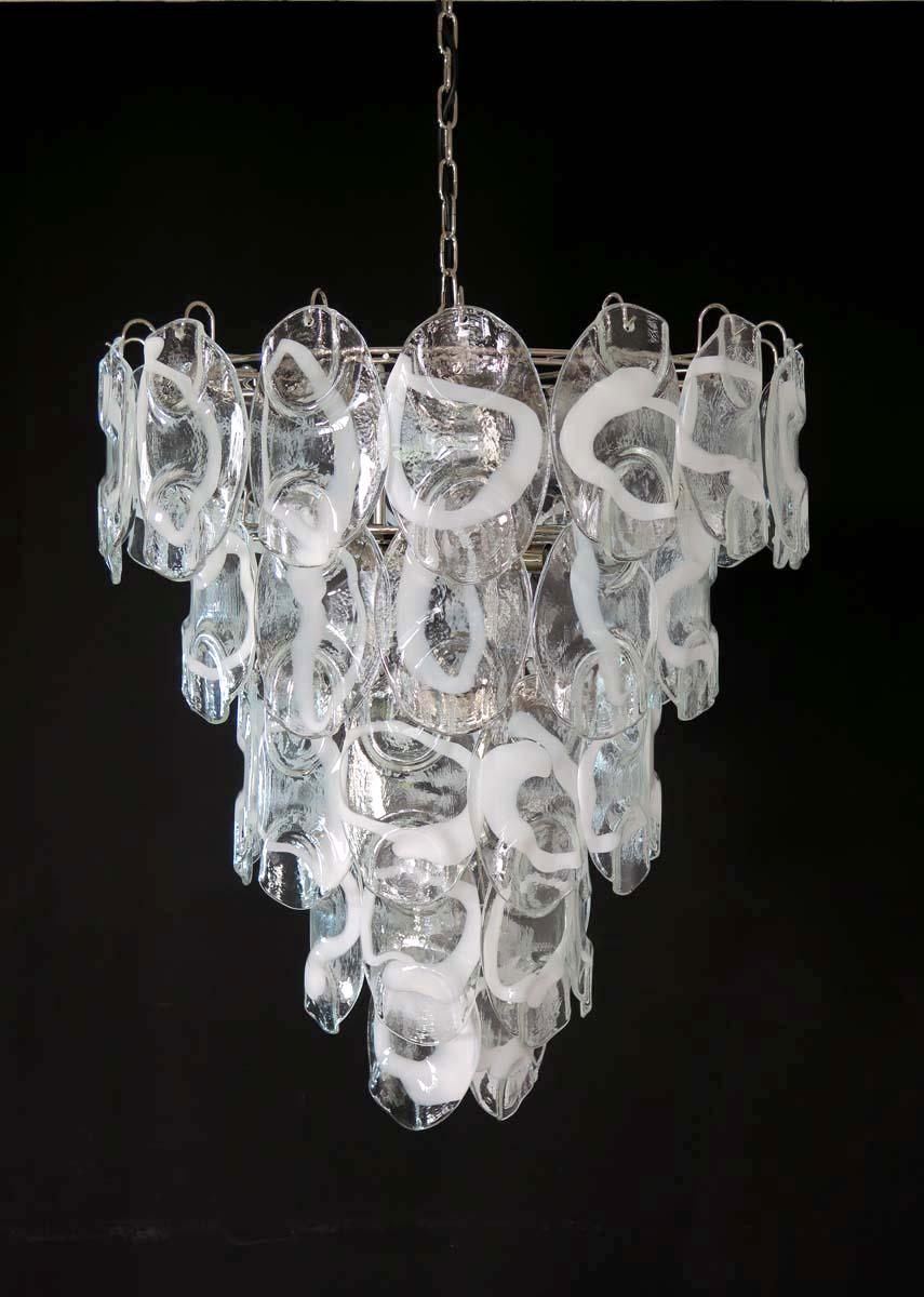Verre d'art Grande lampe de lustre italienne de Murano par Vistosi - 50 verres en vente