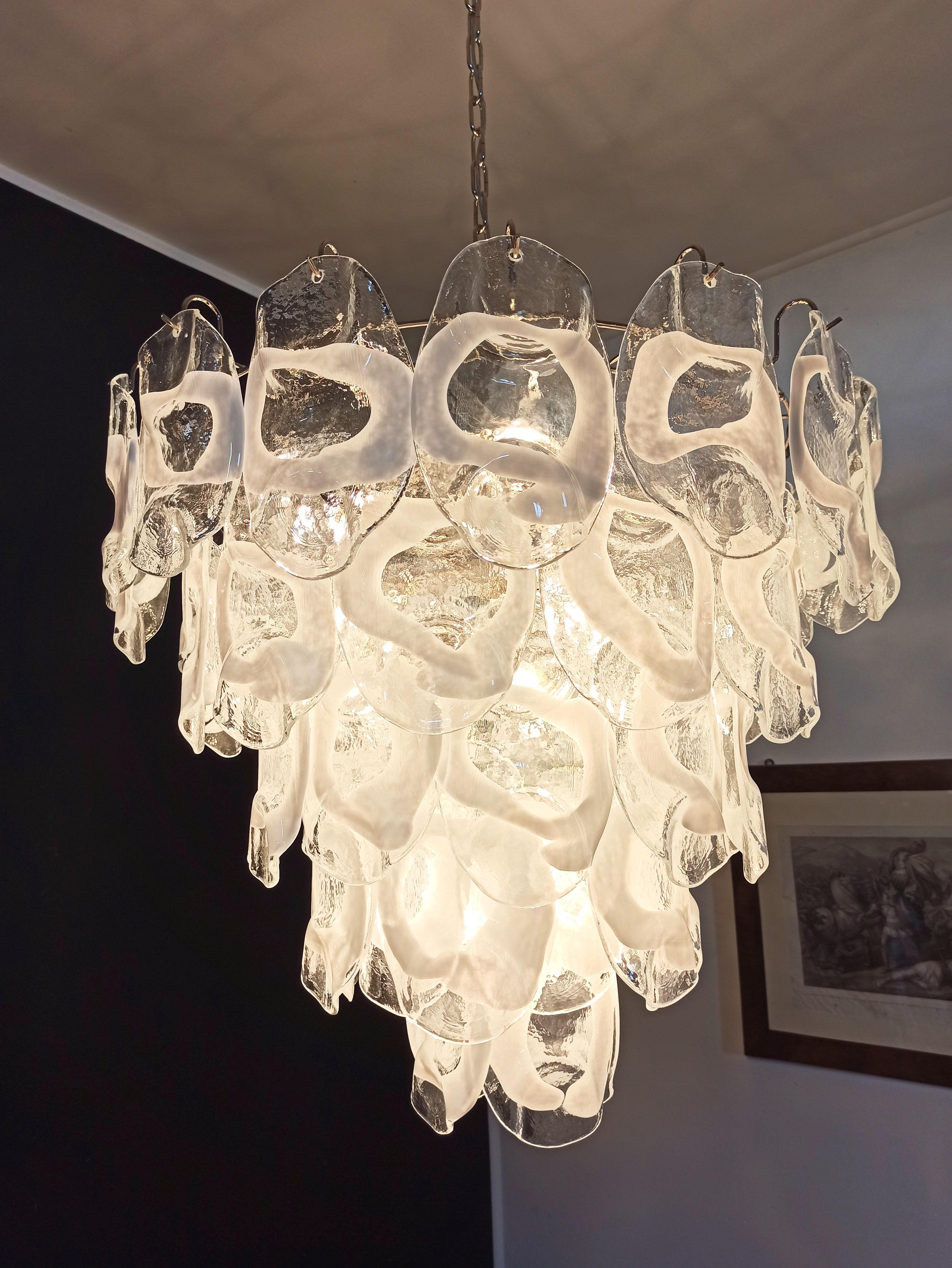 Große italienische Murano-Kronleuchterlampe im Vintage-Stil von Vistosi, 57 Gläsern (Glaskunst) im Angebot