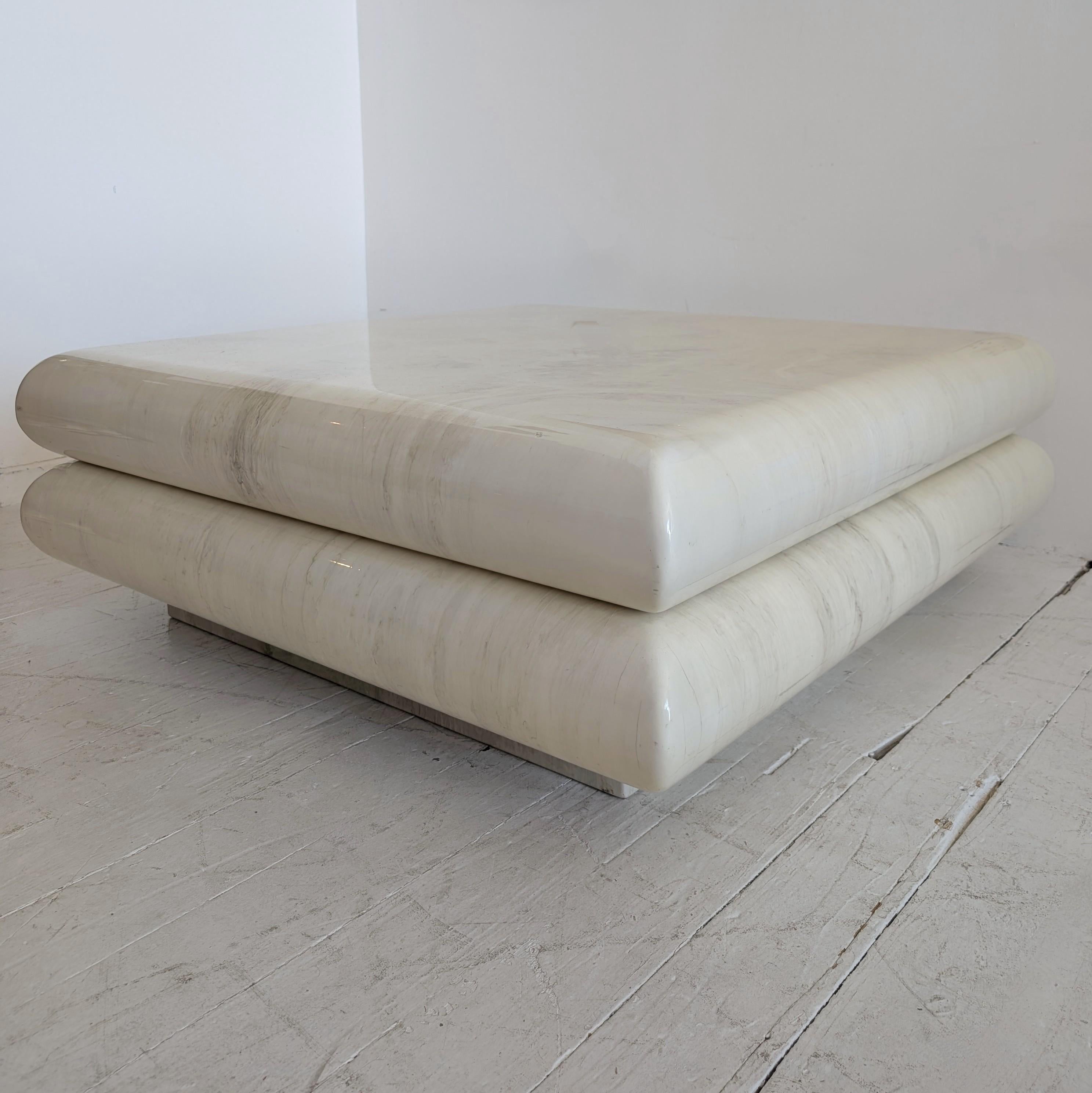 Postmoderne Huge vintage lacquered wood bullnose coffee table Italy 1980s Karl Springer styl en vente