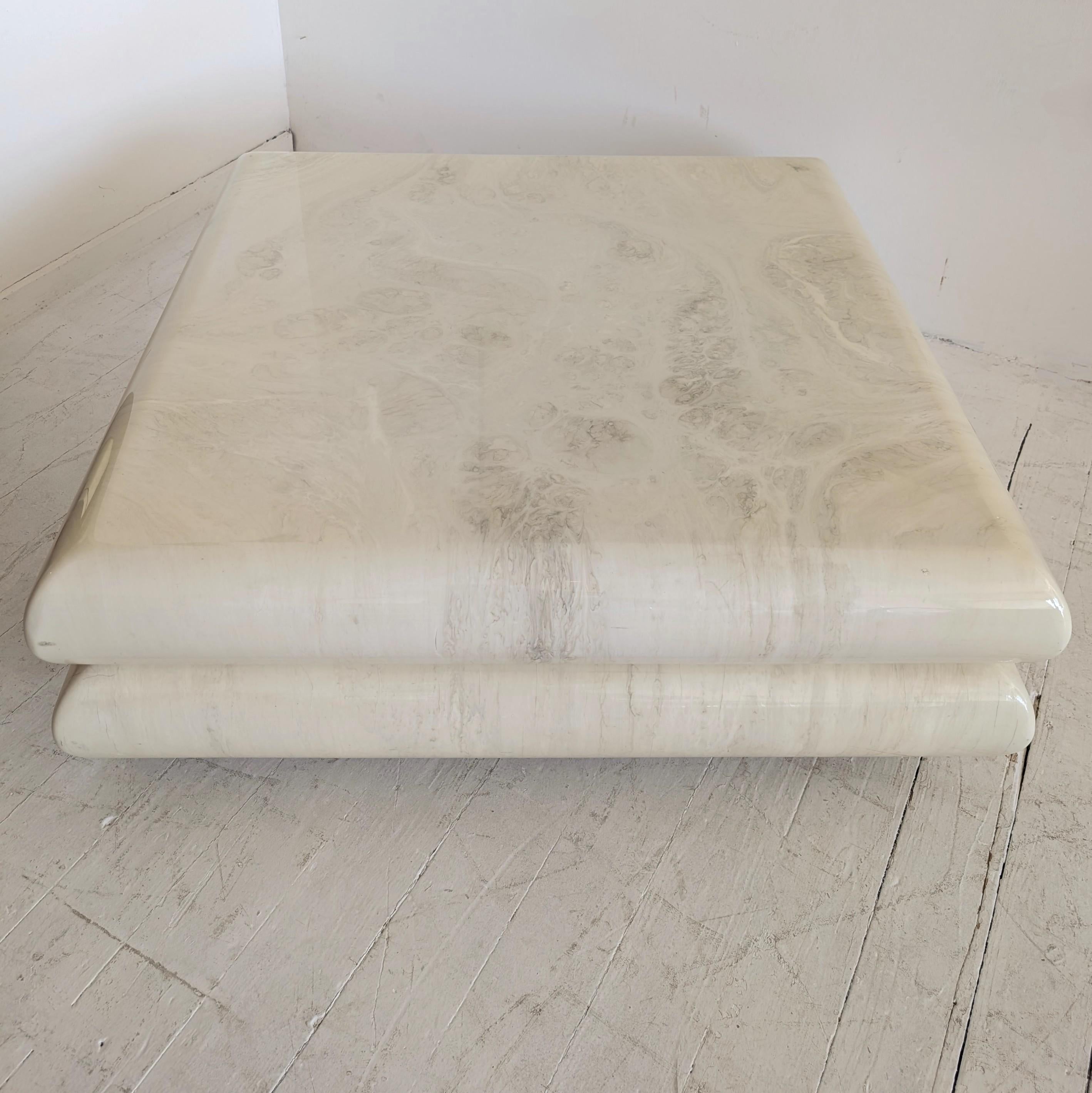 Huge vintage lacquered wood bullnose coffee table Italy 1980s Karl Springer styl Bon état - En vente à Hastings, GB