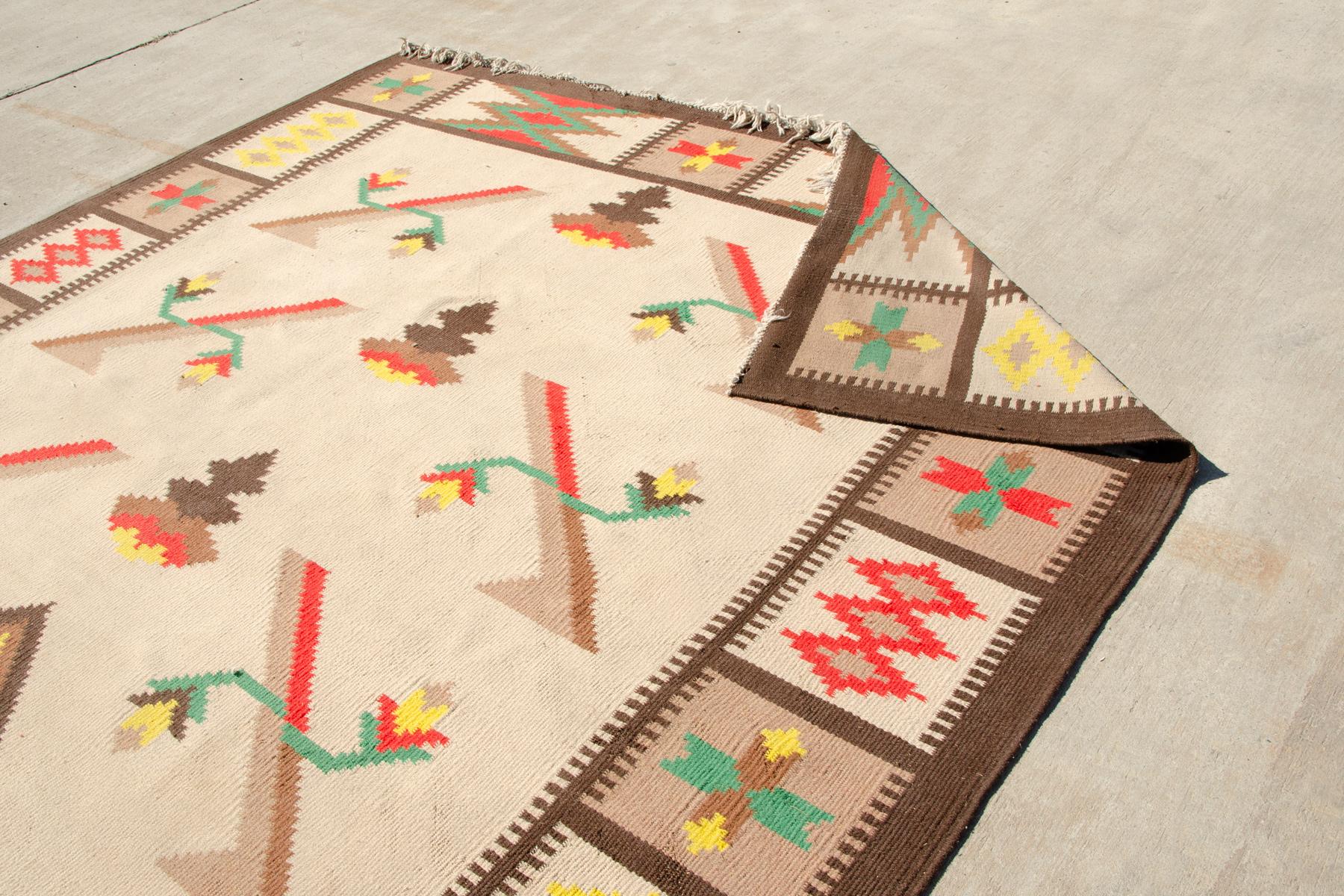 Grand tapis moderne The Moderns Kilim, années 1970 en vente 5