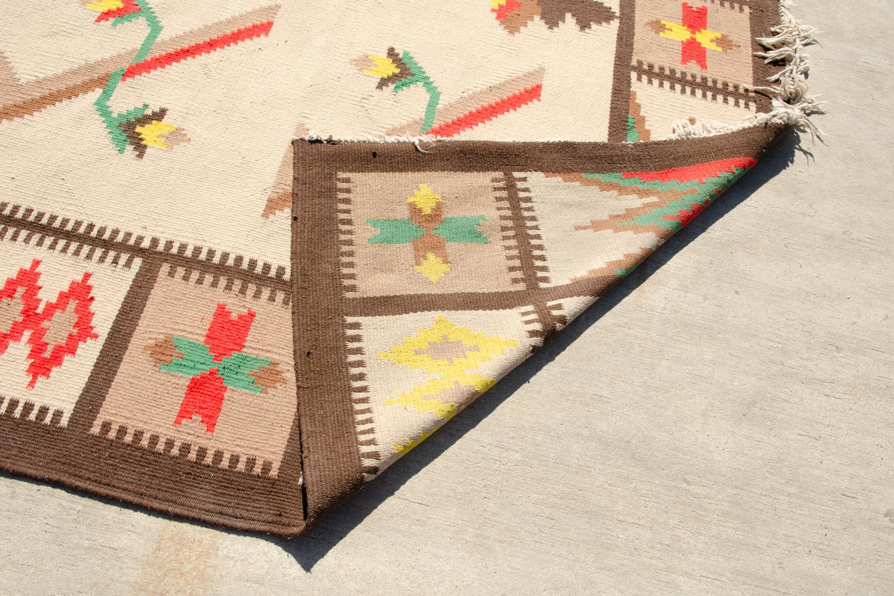 Grand tapis moderne The Moderns Kilim, années 1970 en vente 6