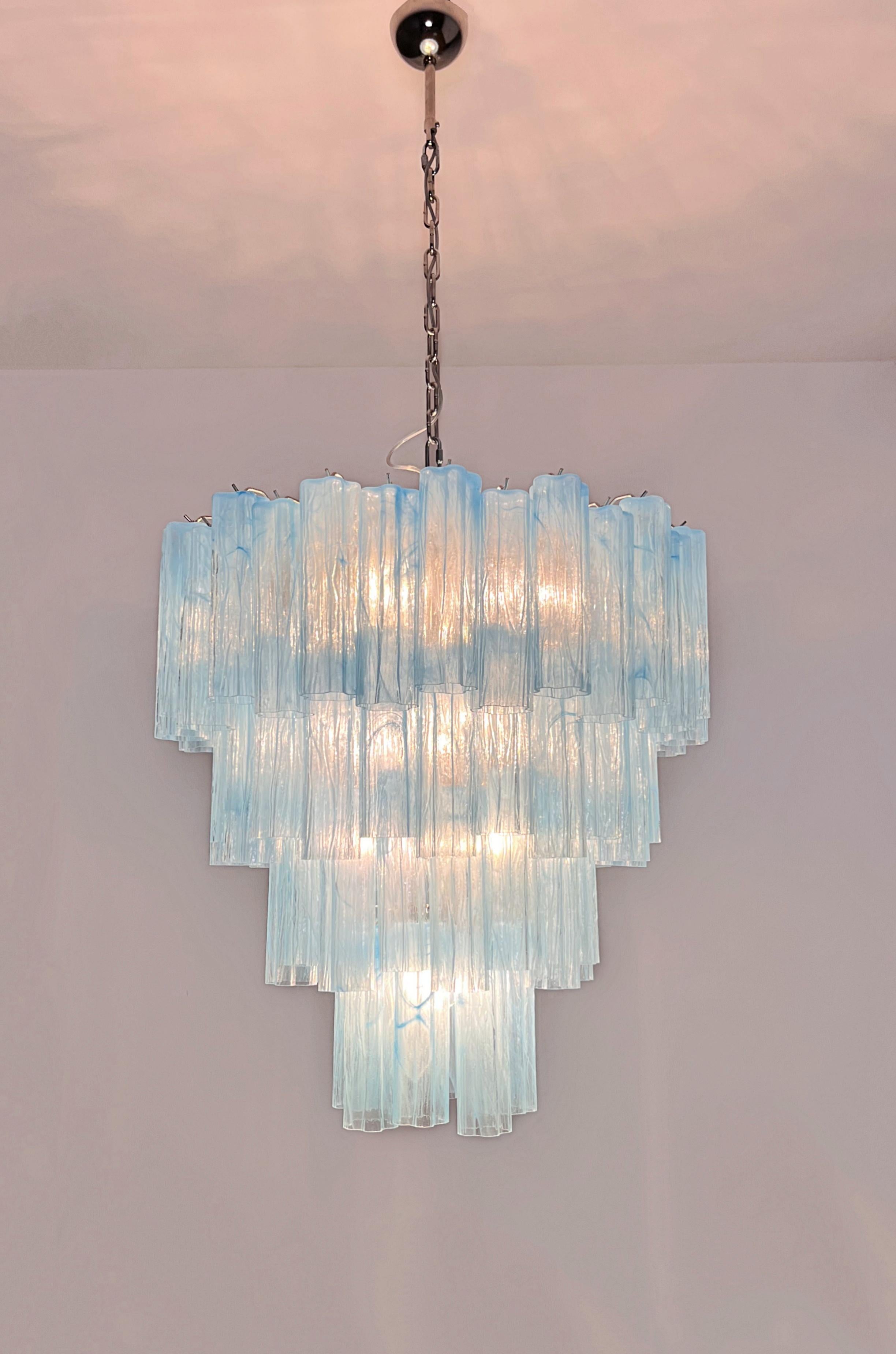 Enorme araña de cristal de Murano de época - 80 vidrios-vasos de alabastro azul en venta 10