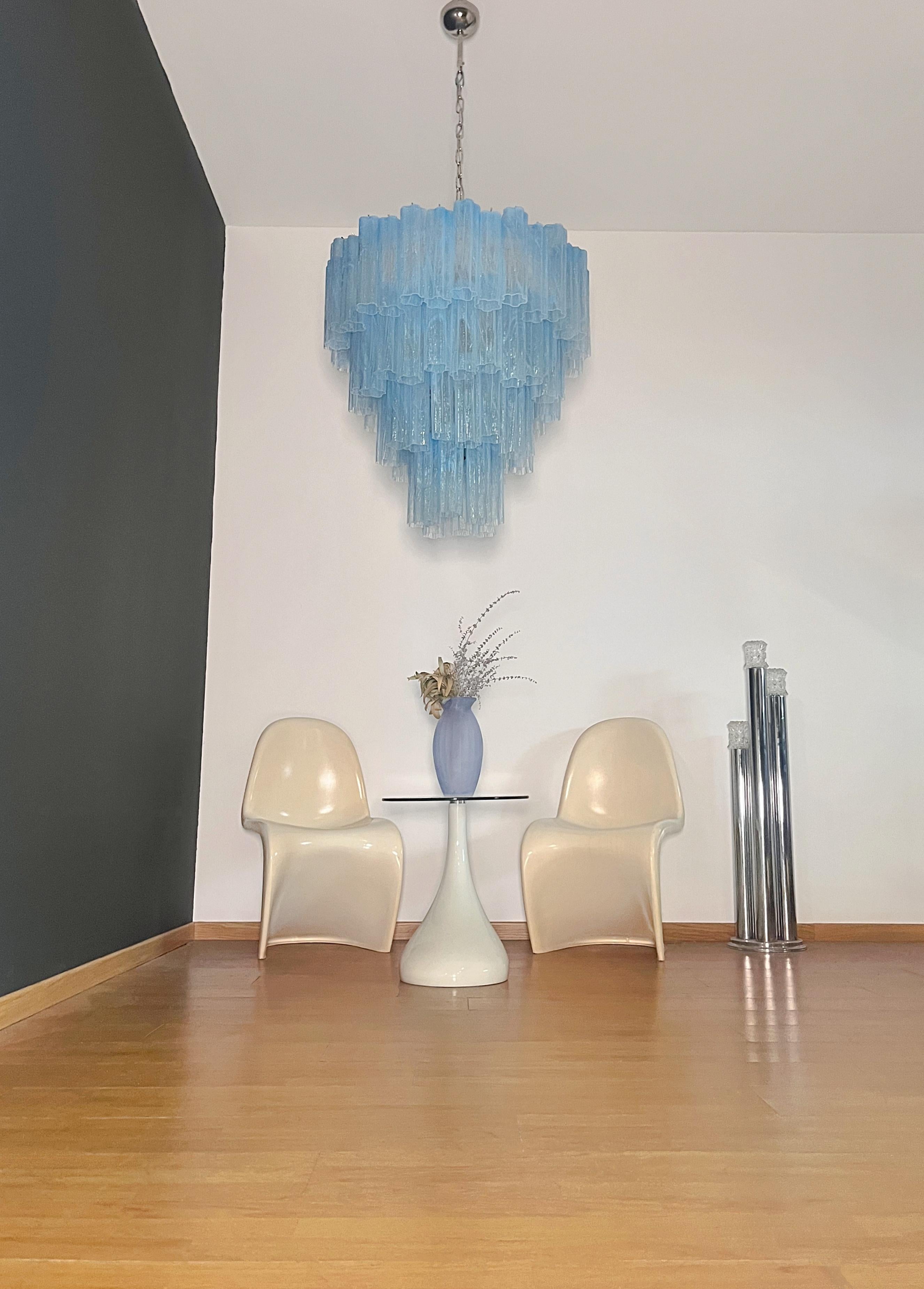 Enorme araña de cristal de Murano de época - 80 vidrios-vasos de alabastro azul Italiano en venta