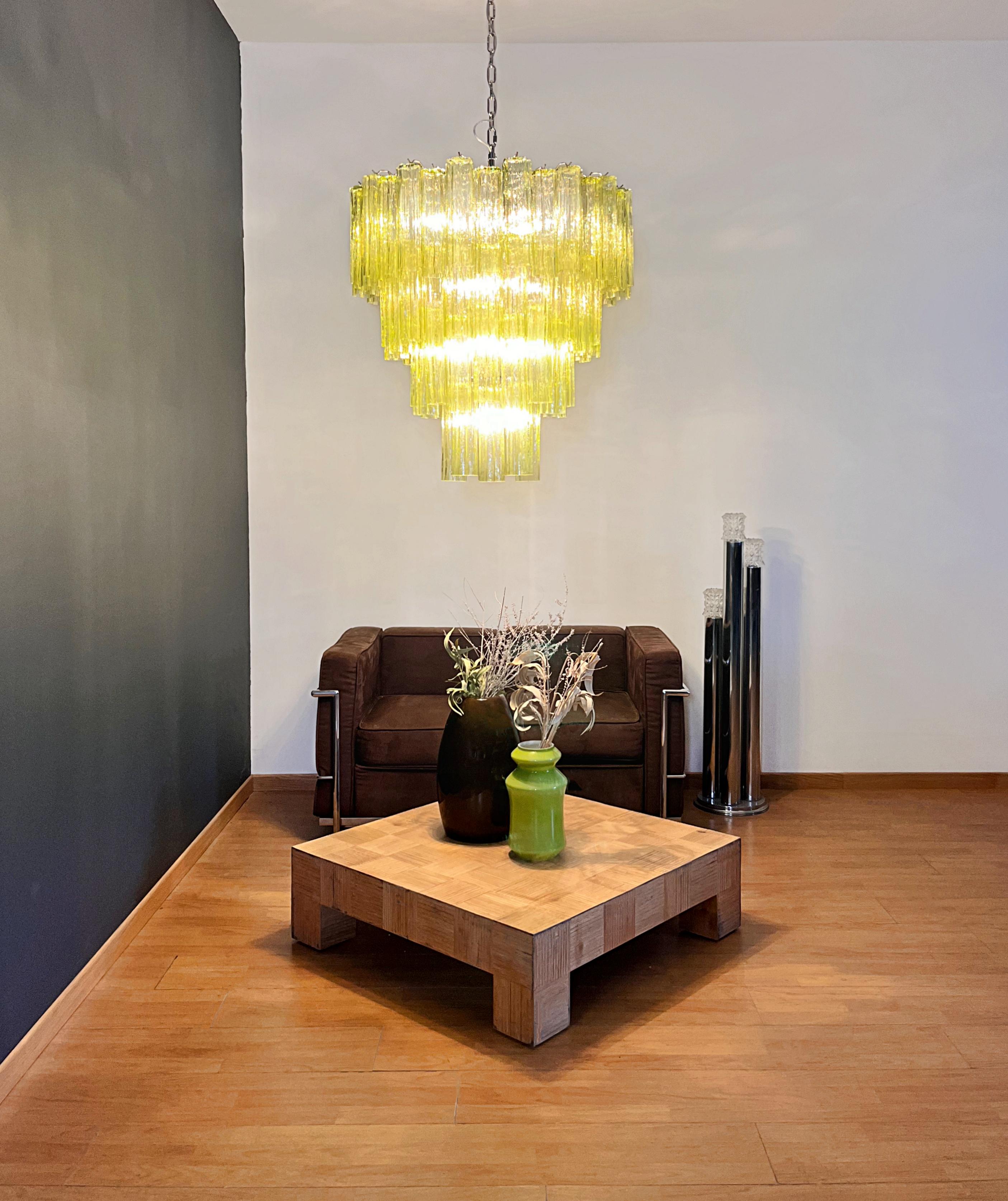 Enorme lampadario a strati in vetro di Murano d'epoca - 80 bicchieri - colore verde in vendita 4