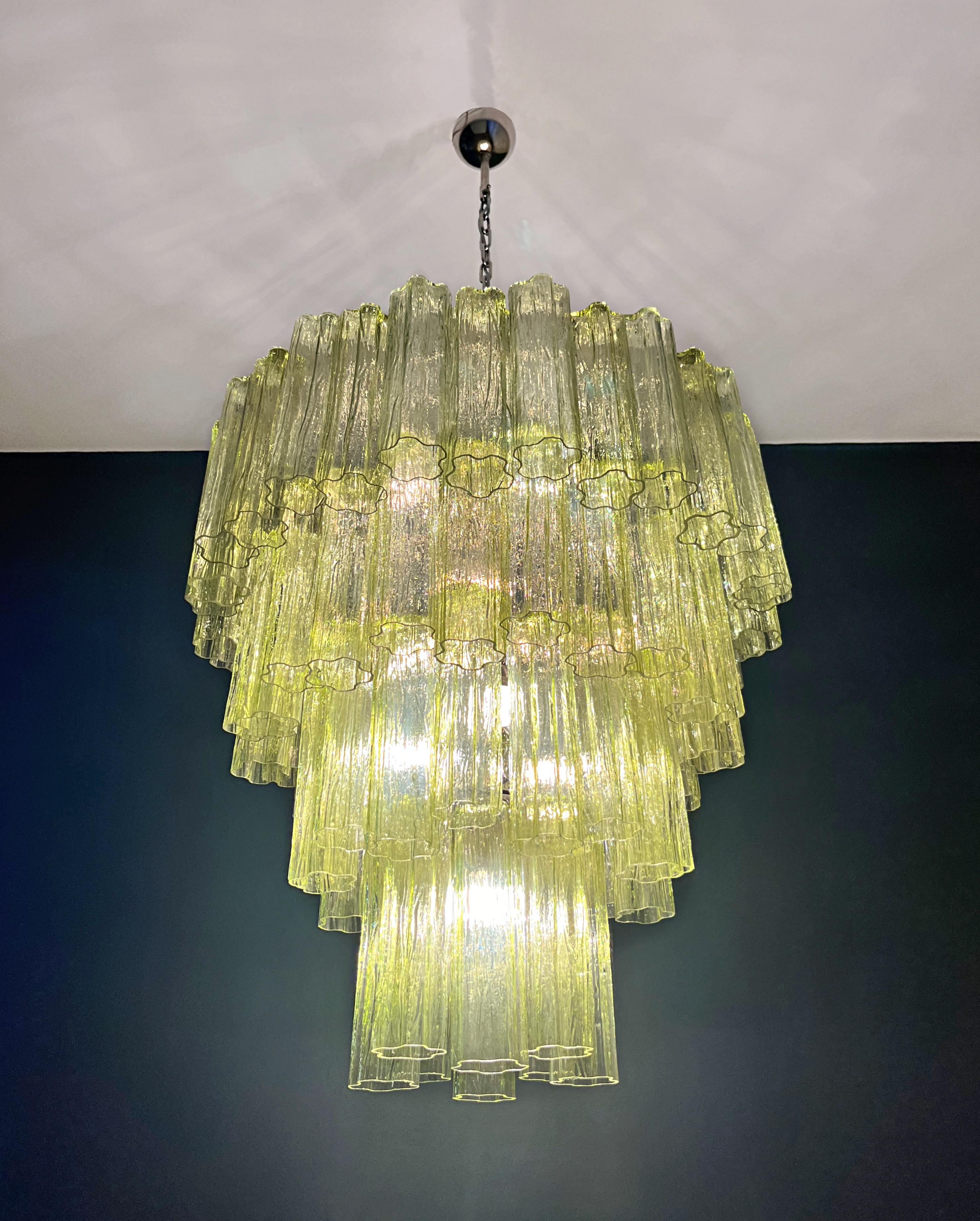 Enorme lampadario a strati in vetro di Murano d'epoca - 80 bicchieri - colore verde in vendita 8