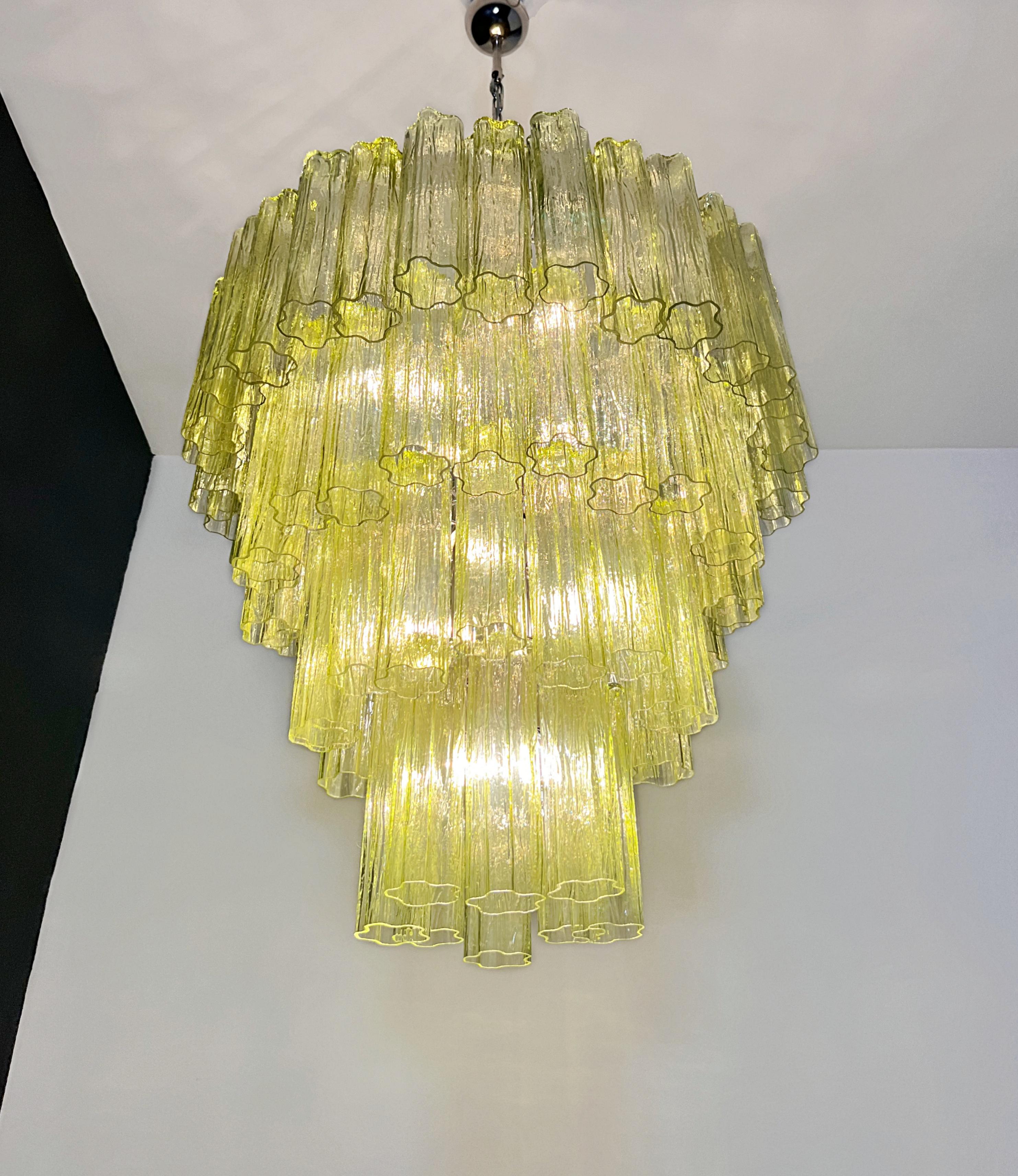 Enorme lampadario a strati in vetro di Murano d'epoca - 80 bicchieri - colore verde in vendita 11