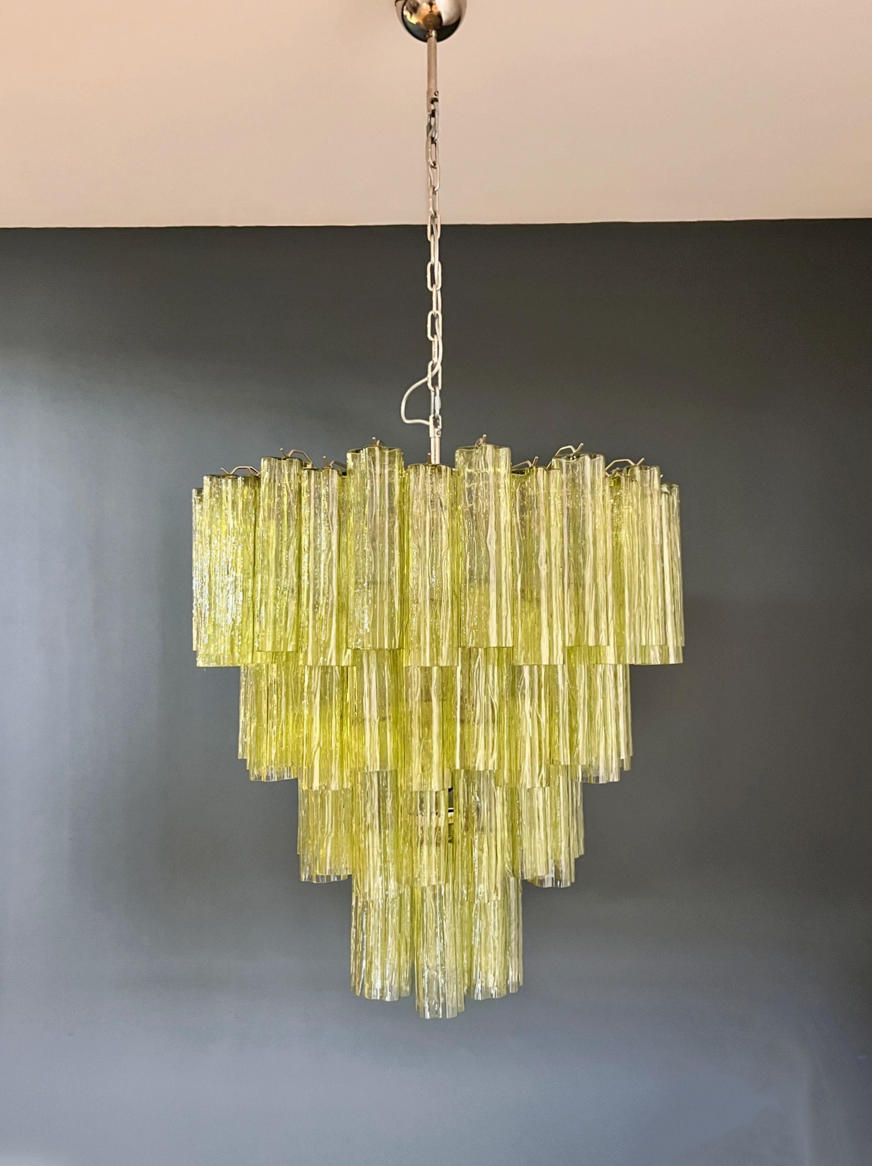 Enorme lampadario a strati in vetro di Murano d'epoca - 80 bicchieri - colore verde In condizioni buone in vendita a Gaiarine Frazione Francenigo (TV), IT