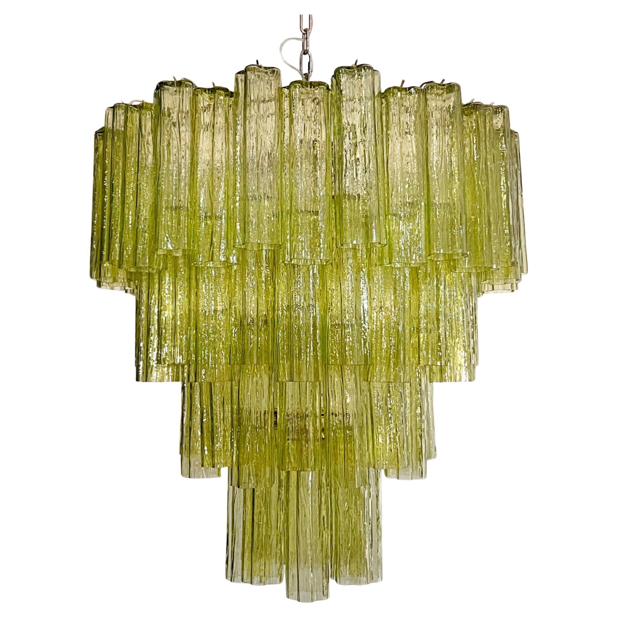 Riesiger gestufter Kronleuchter aus Murano-Glas im Vintage-Stil - 80 Gläser - grüne Farbe