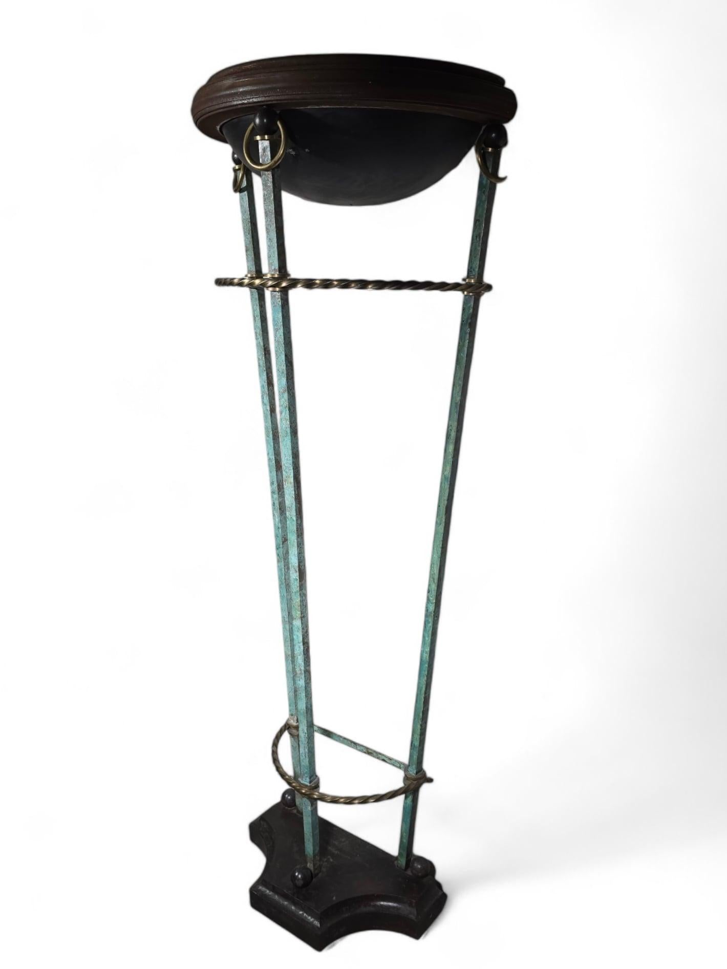 Inizio XX secolo Lampada da parete enorme in stile greco antico - Altezza 190 cm in vendita