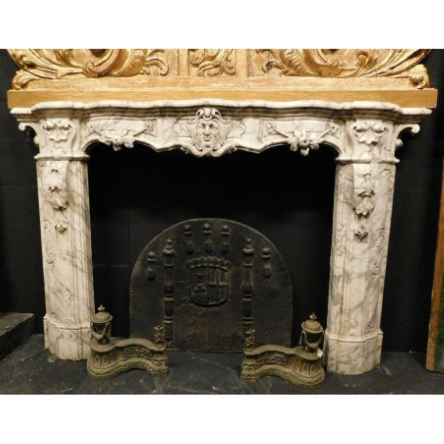 Huge White Marble Fireplace mantel, richly carved with Mask and Friezes, Italy In Good Condition For Sale In Cuneo, Italy (CN)