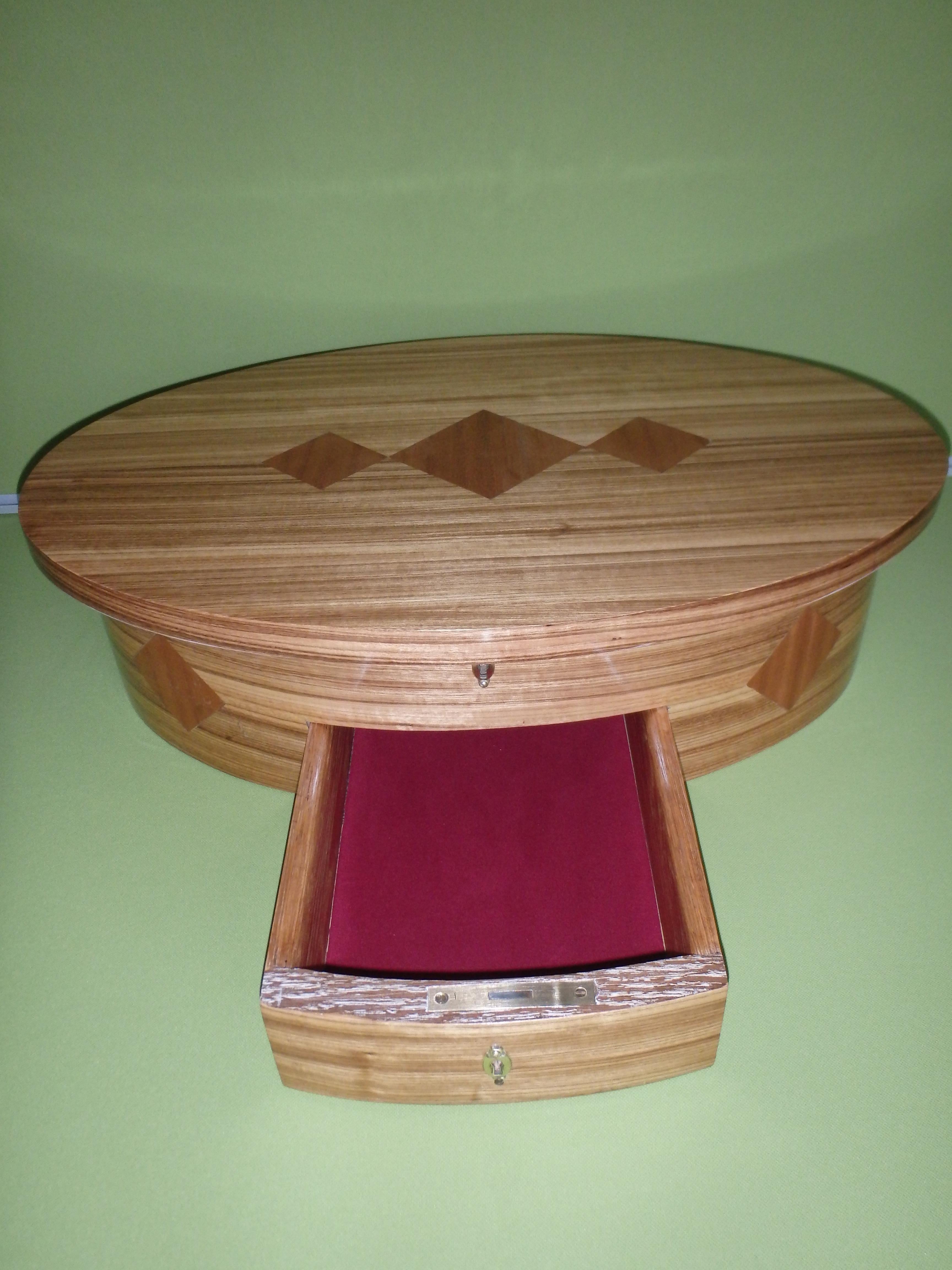 huge wooden  jewelry or make-up box with oval mirror for the dressing table  For Sale 3