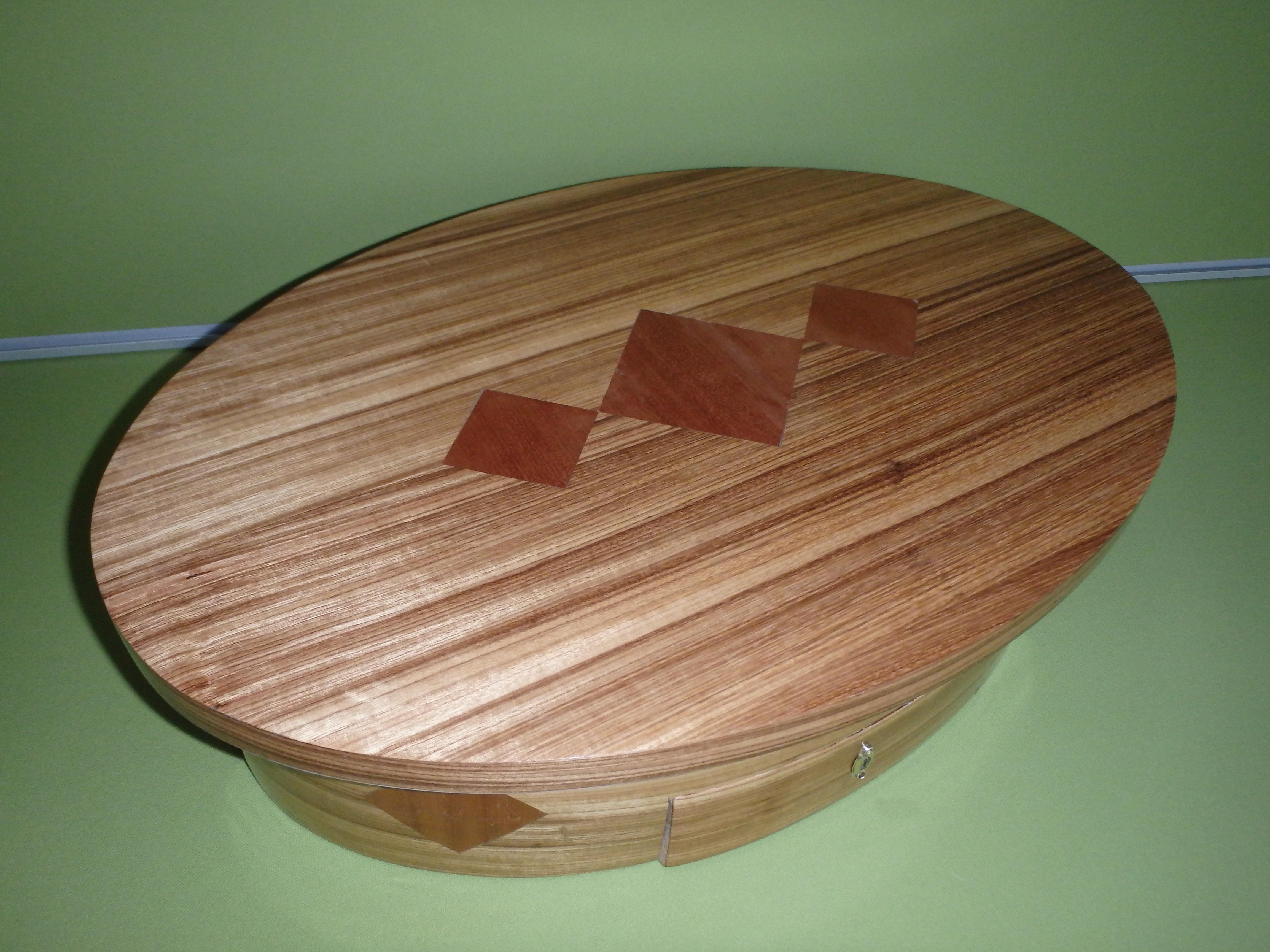 huge wooden  jewelry or make-up box with oval mirror for the dressing table  For Sale 5
