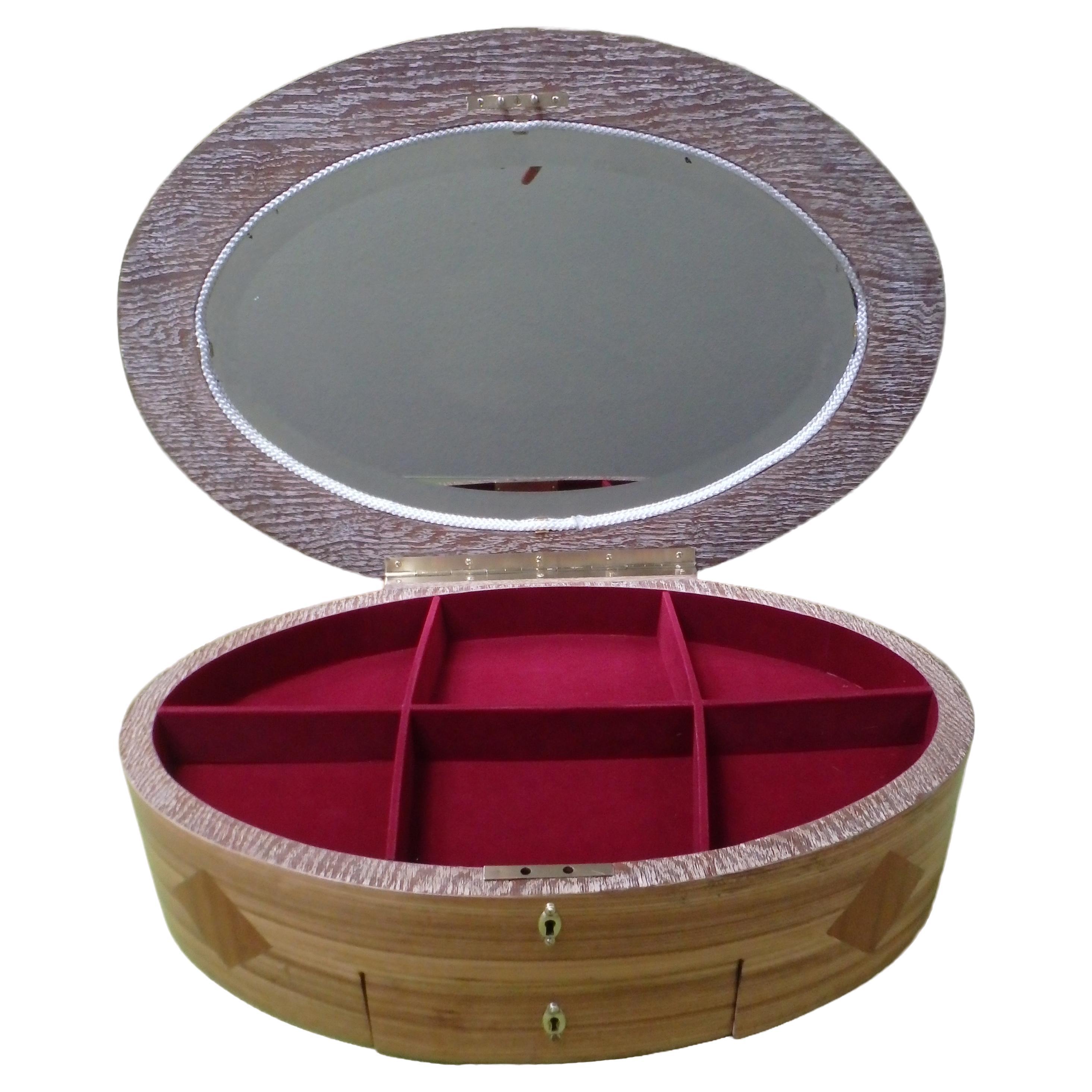 großes Holz  Schmuck- oder Schminkkästchen mit ovalem Spiegel für den Schminktisch  im Angebot
