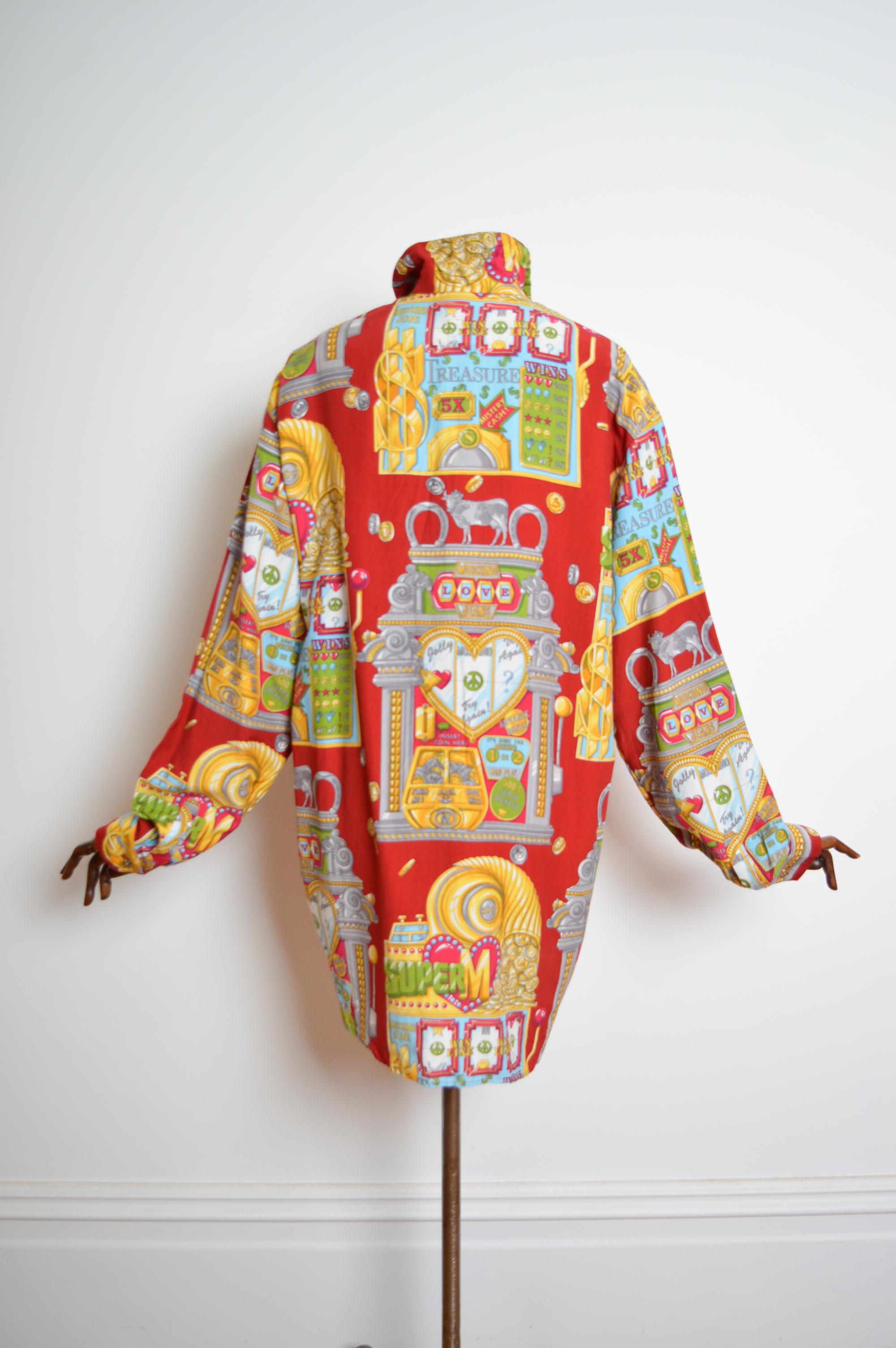 Enorme camicia XXL Moschino Casino 1990s Slot Machine Loud Colourful Red pattern in vendita 1