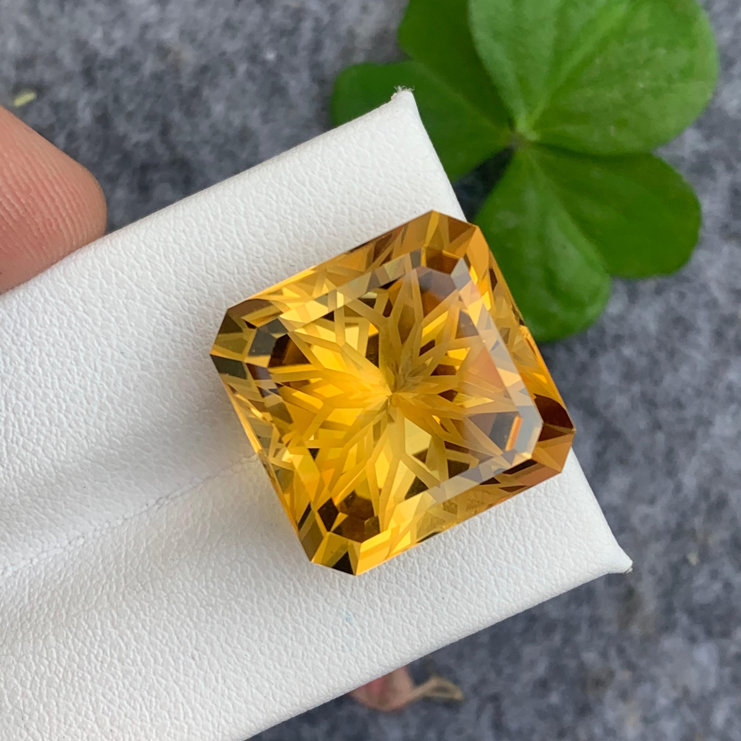 Huge Yellow 27.75 Carat Loose Citrine Flower Square Cut from Brazil Mine For Sale 4