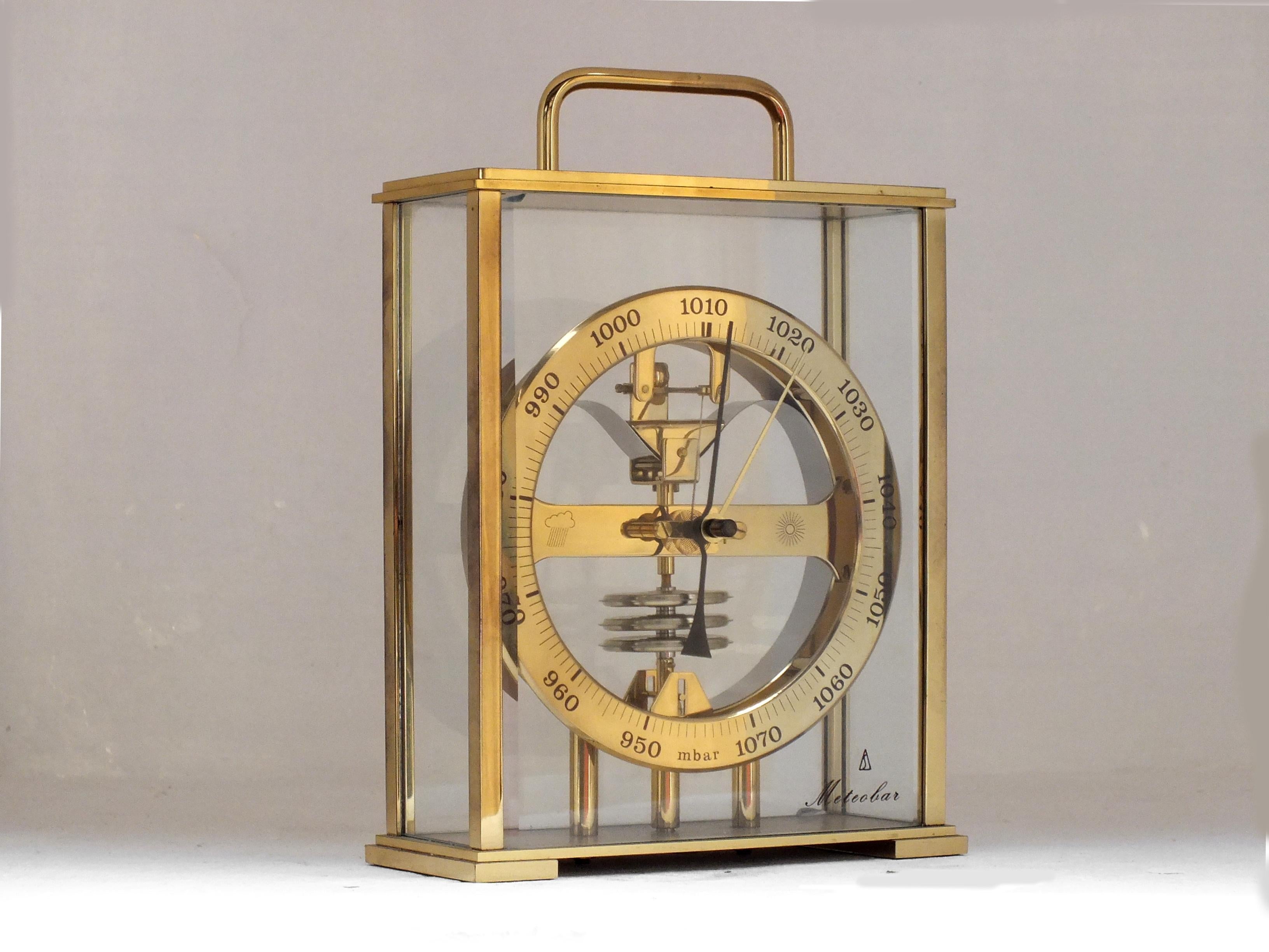 Huger West Germany meteobar design in years '60 rare and real fine skeleton barometer

le baromètre est en laiton et est en parfait état de marche, d'origine et d'époque