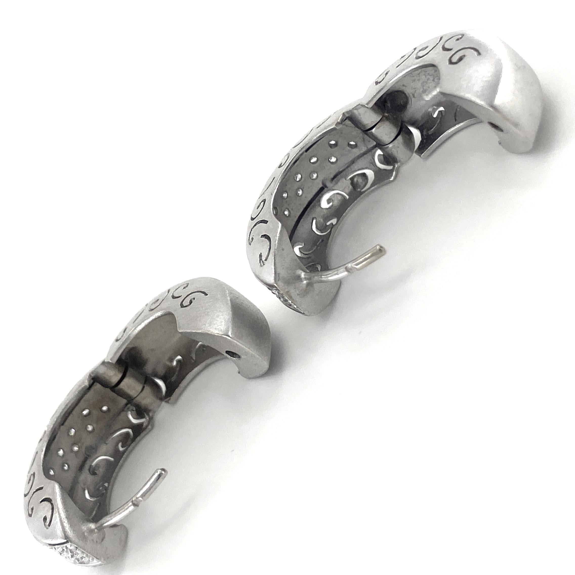0.25 Carat Diamond Pavé Huggie-Style Hoop Earrings in Satiny White 18 Karat Gold For Sale 1