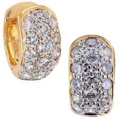 Orecchini a cerchio in oro giallo con diamante Huggy