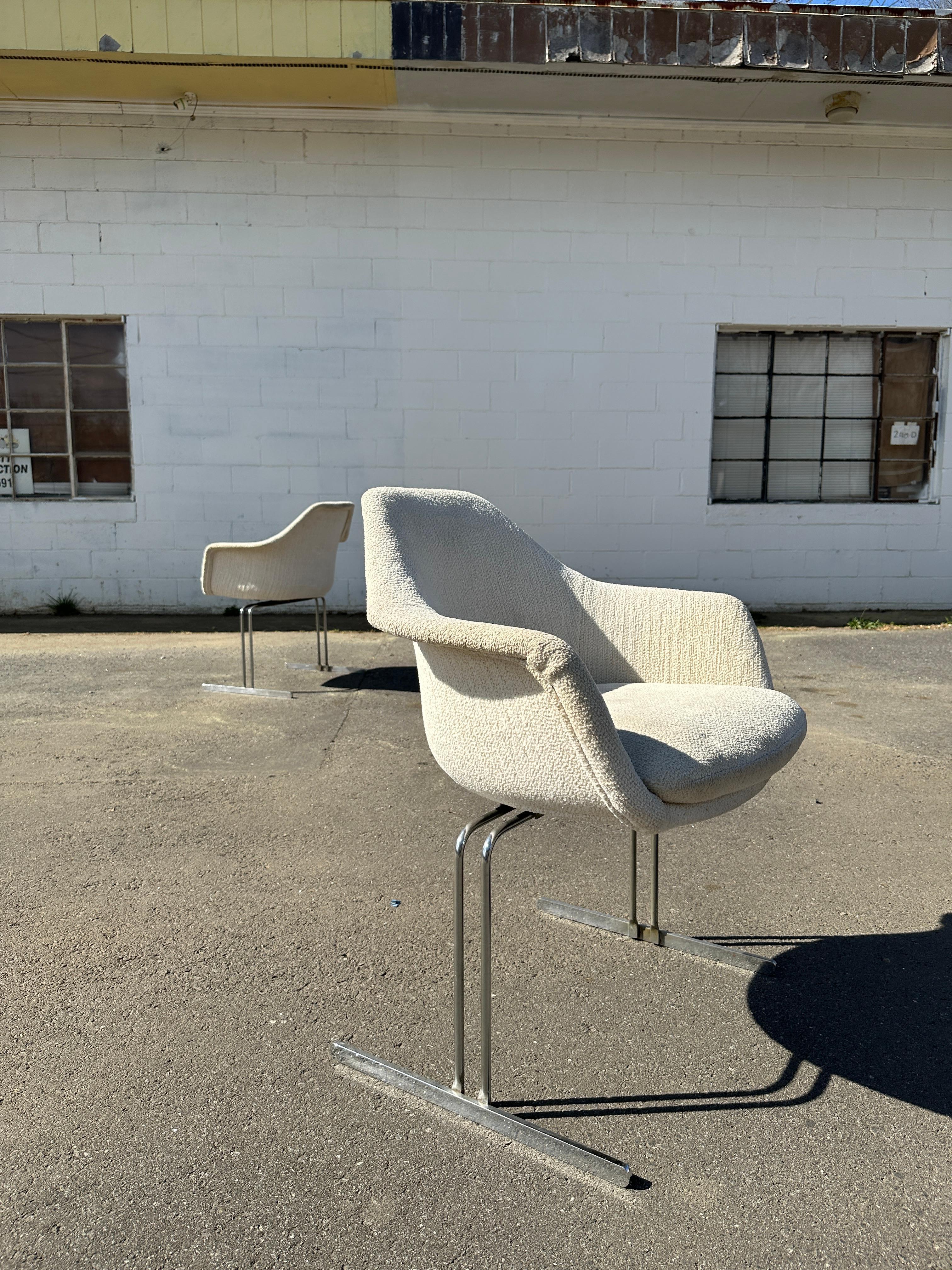 Fabric Hugh Acton chairs for Vecta in oatmeal tweed - a pair For Sale