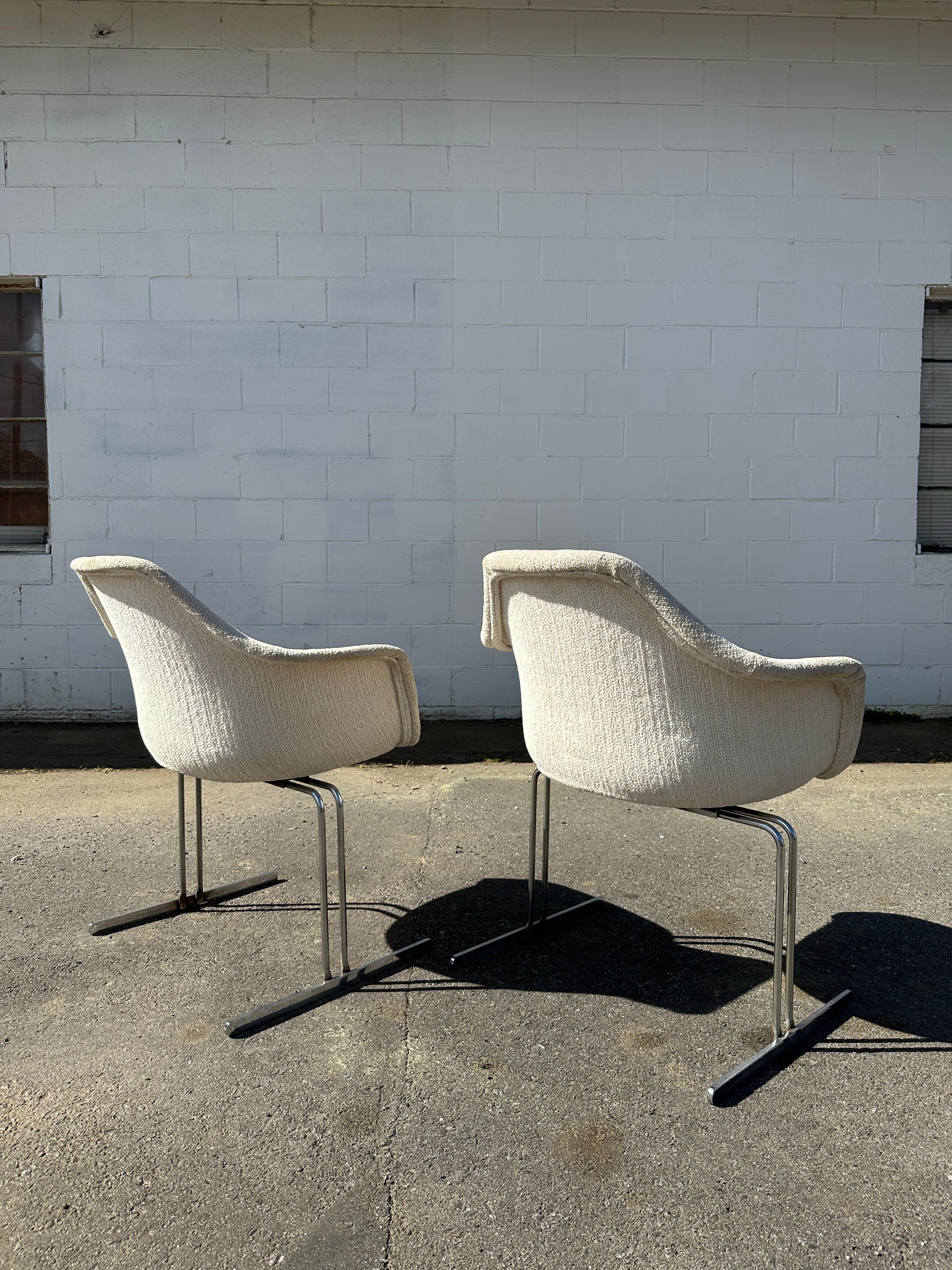 Hugh Acton chairs for Vecta in oatmeal tweed - a pair For Sale 1