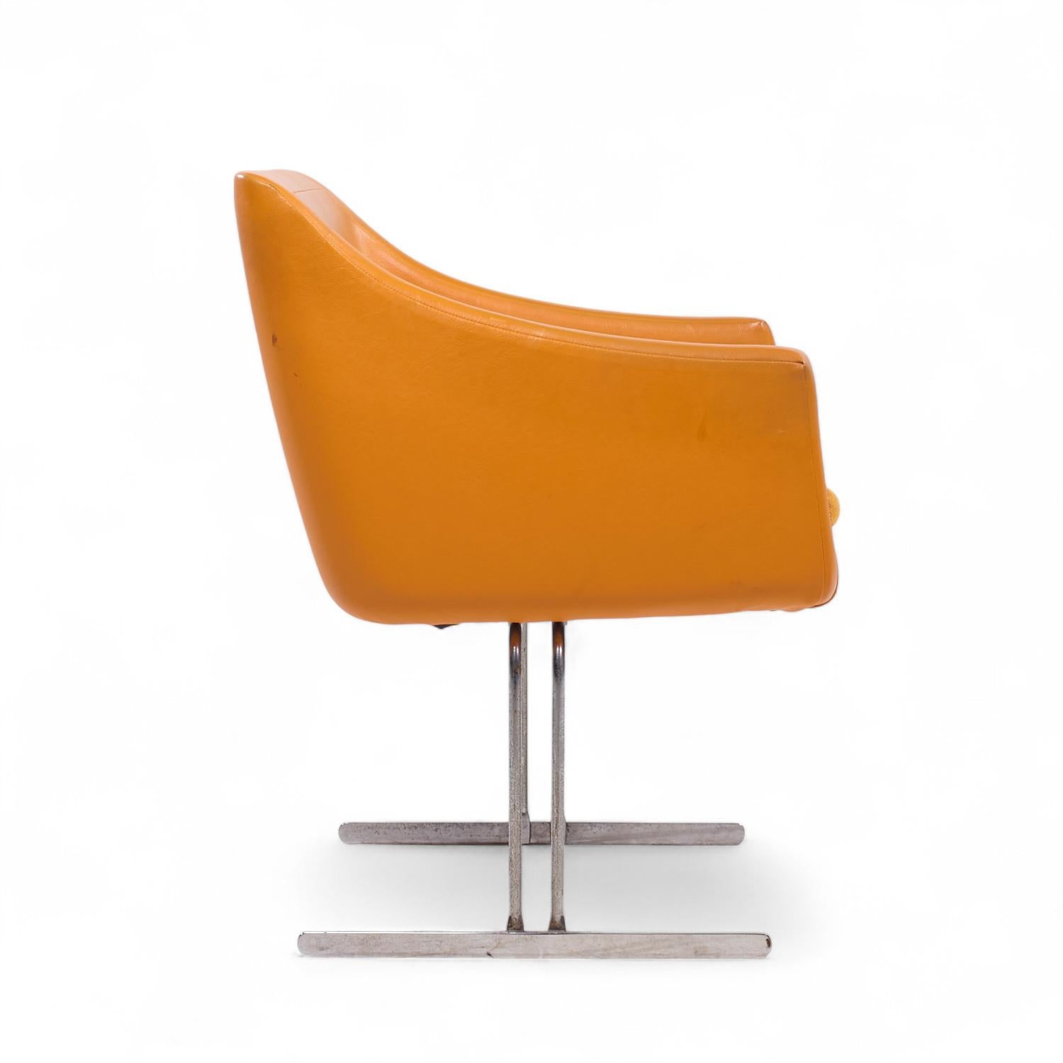 Hughes Acton for Vecta Mid Century Chrome Lounge Chairs - Pair en vente 3