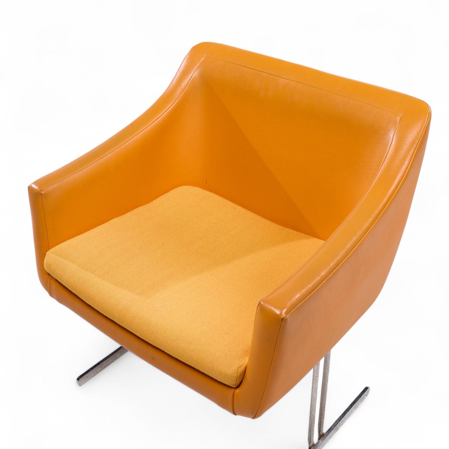 Hughes Acton for Vecta Mid Century Chrome Lounge Chairs - Pair en vente 4