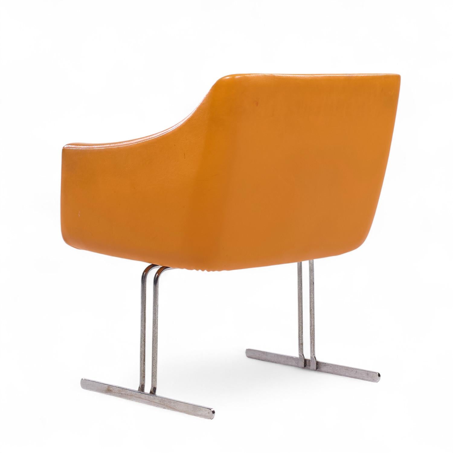 Tissu d'ameublement Hughes Acton for Vecta Mid Century Chrome Lounge Chairs - Pair en vente
