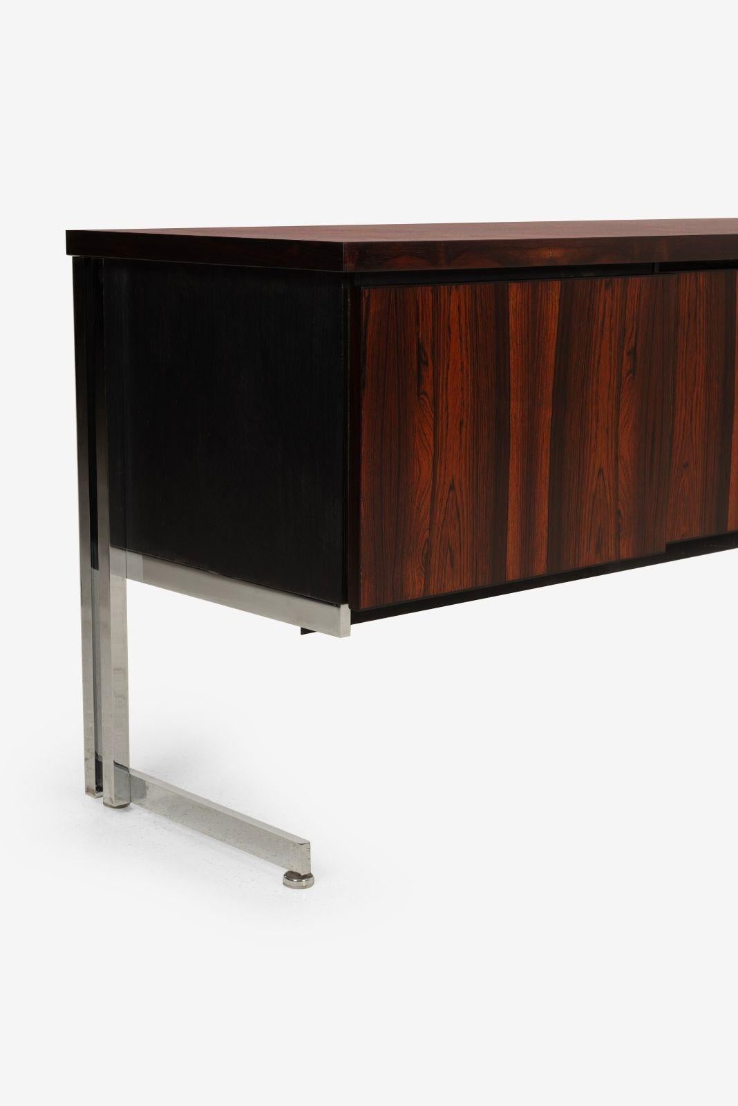 Hugh Acton Credenza in palissandro Cantilever International Design in vendita 3