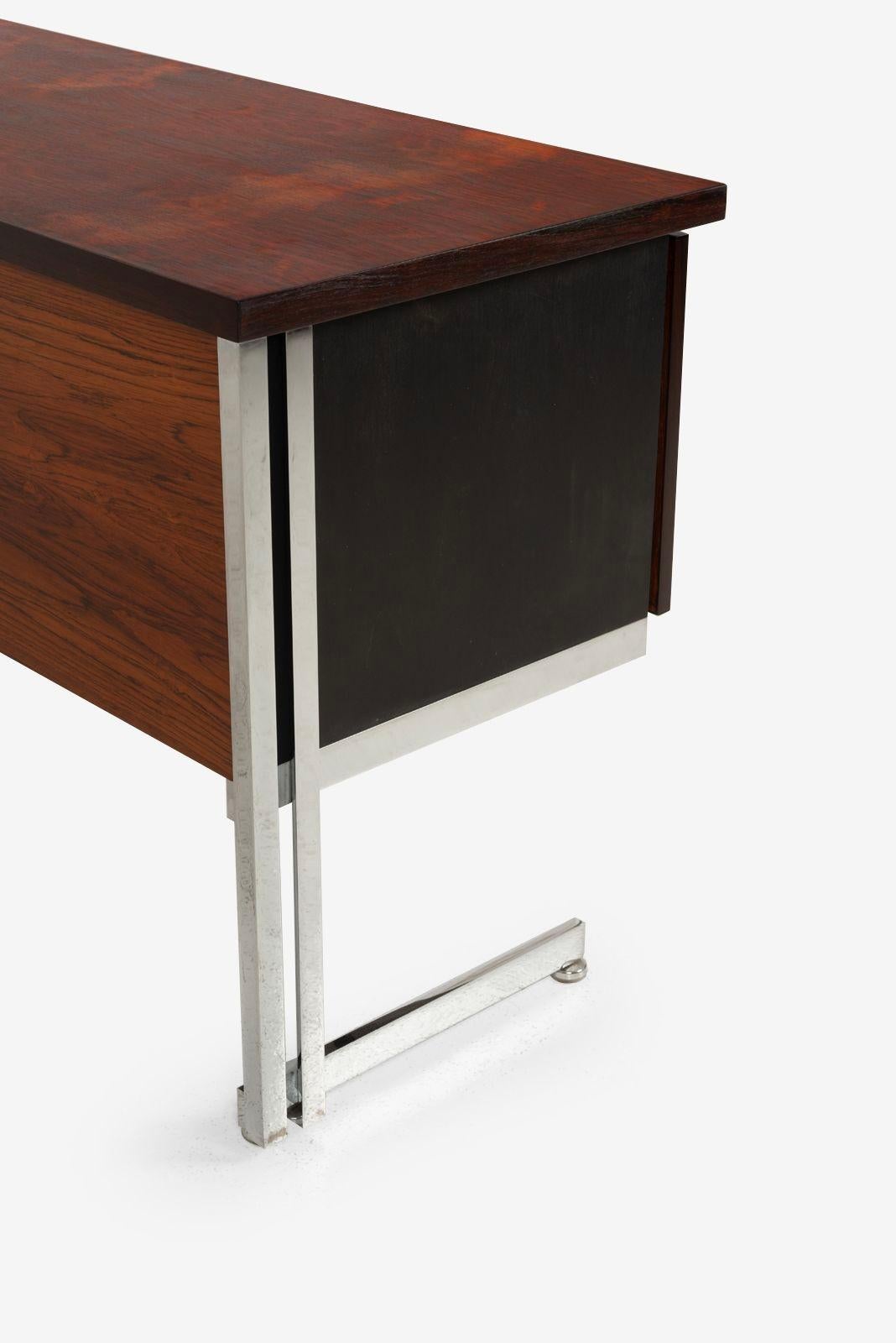 Hugh Acton Credenza in palissandro Cantilever International Design in vendita 5
