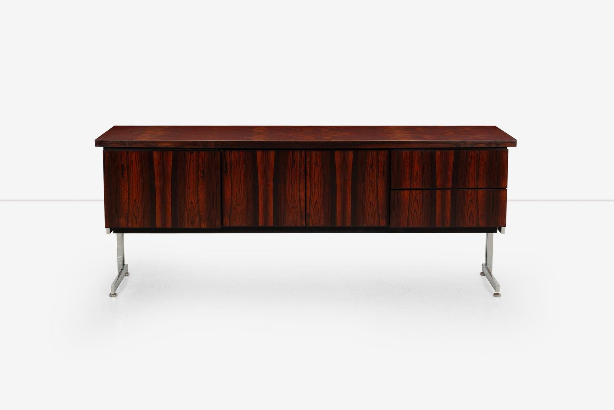 Americano Hugh Acton Credenza in palissandro Cantilever International Design in vendita