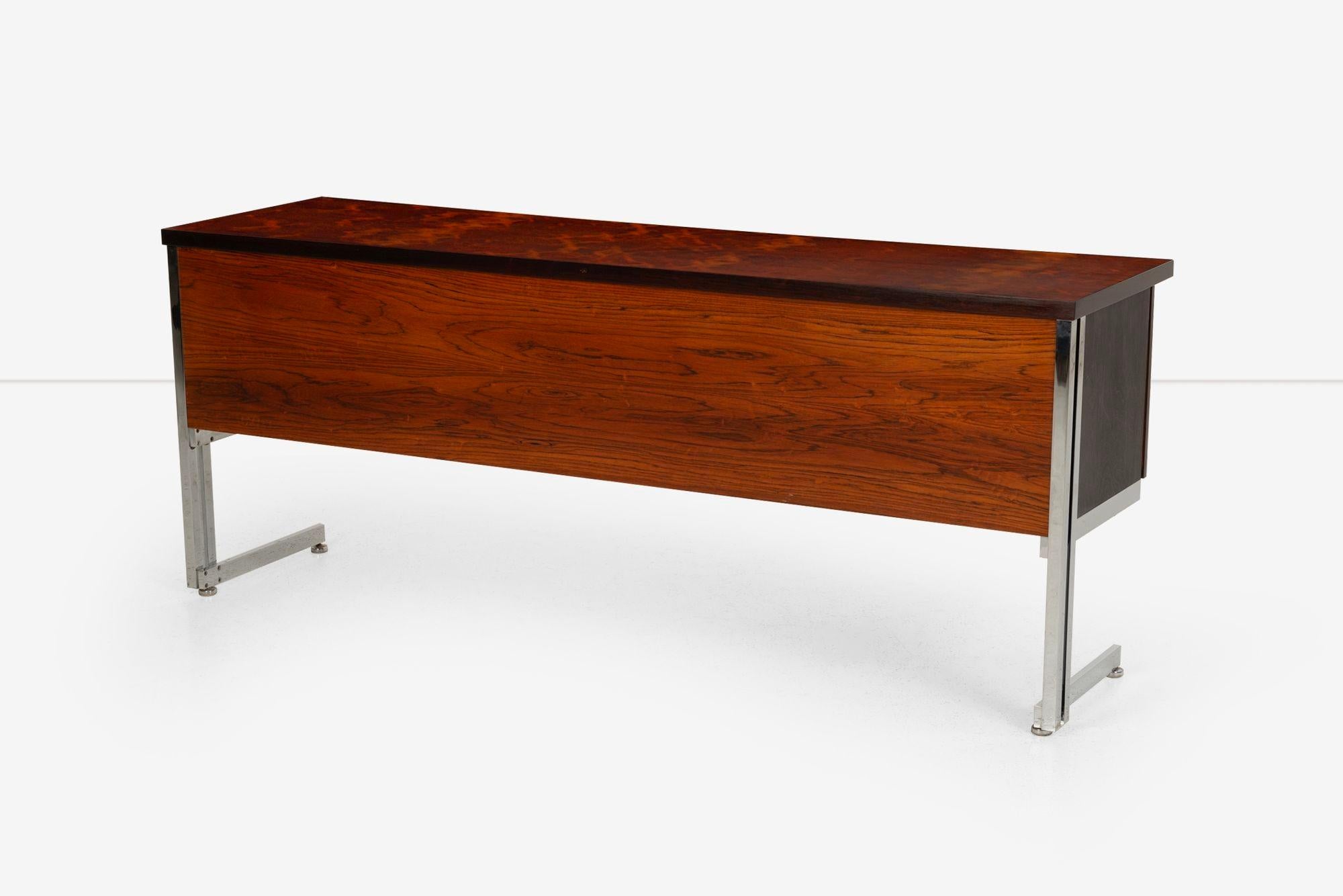 Acciaio Hugh Acton Credenza in palissandro Cantilever International Design in vendita