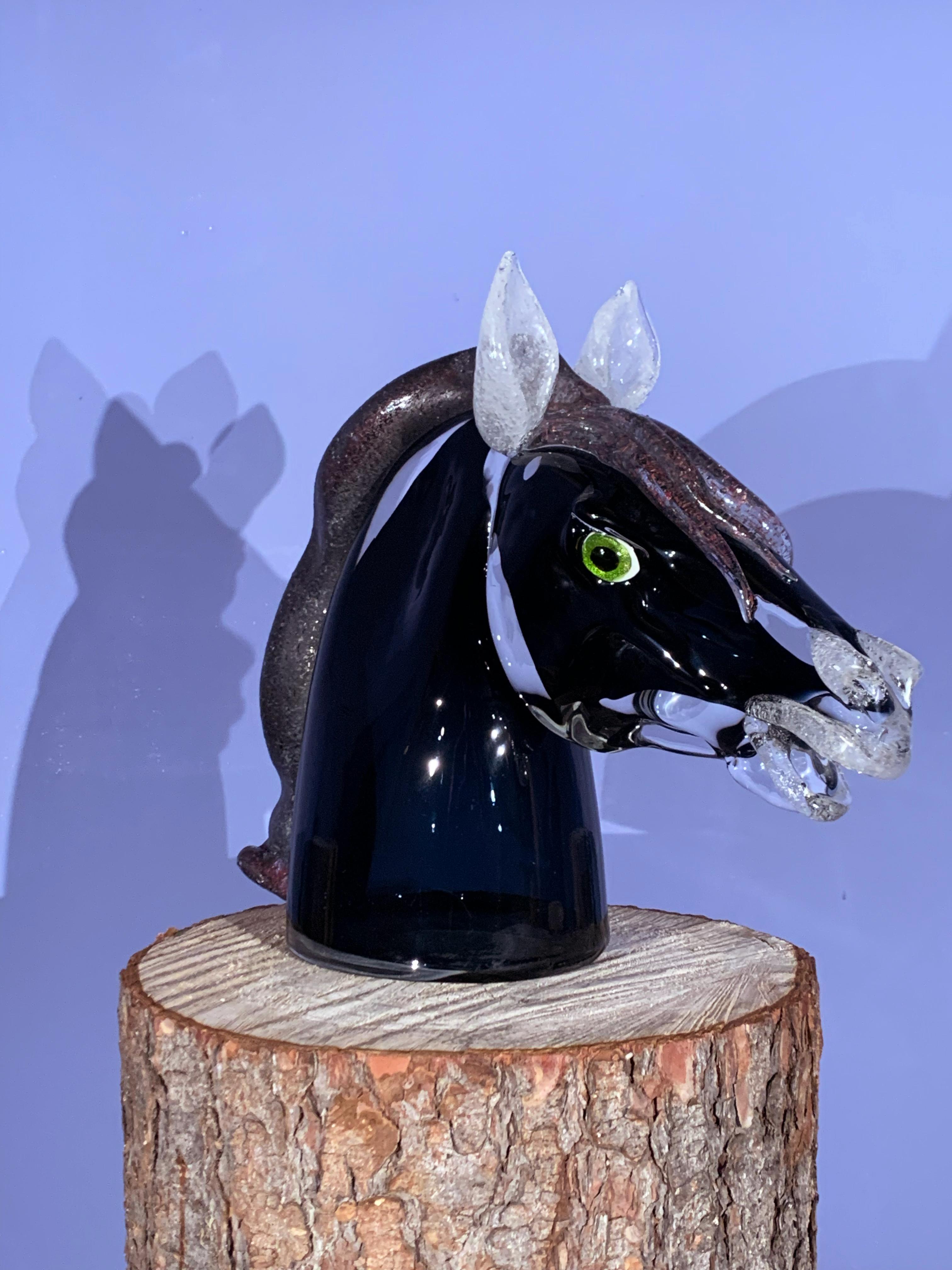 hugh findletar Figurative Sculpture - Horsehead