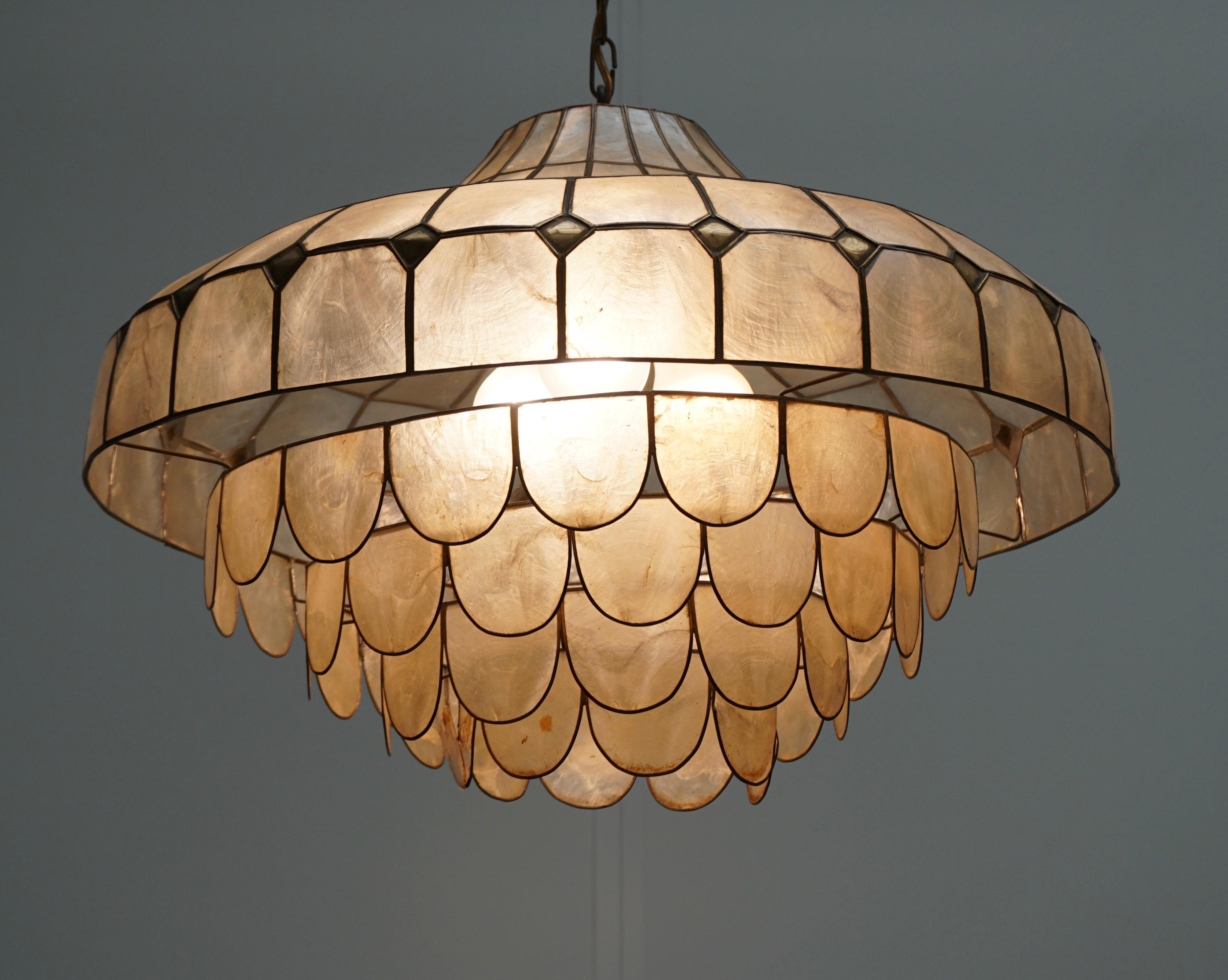 Hugh Capiz Shell and Brass Pendant Lamp, Italy, 1960 In Good Condition In Antwerp, BE