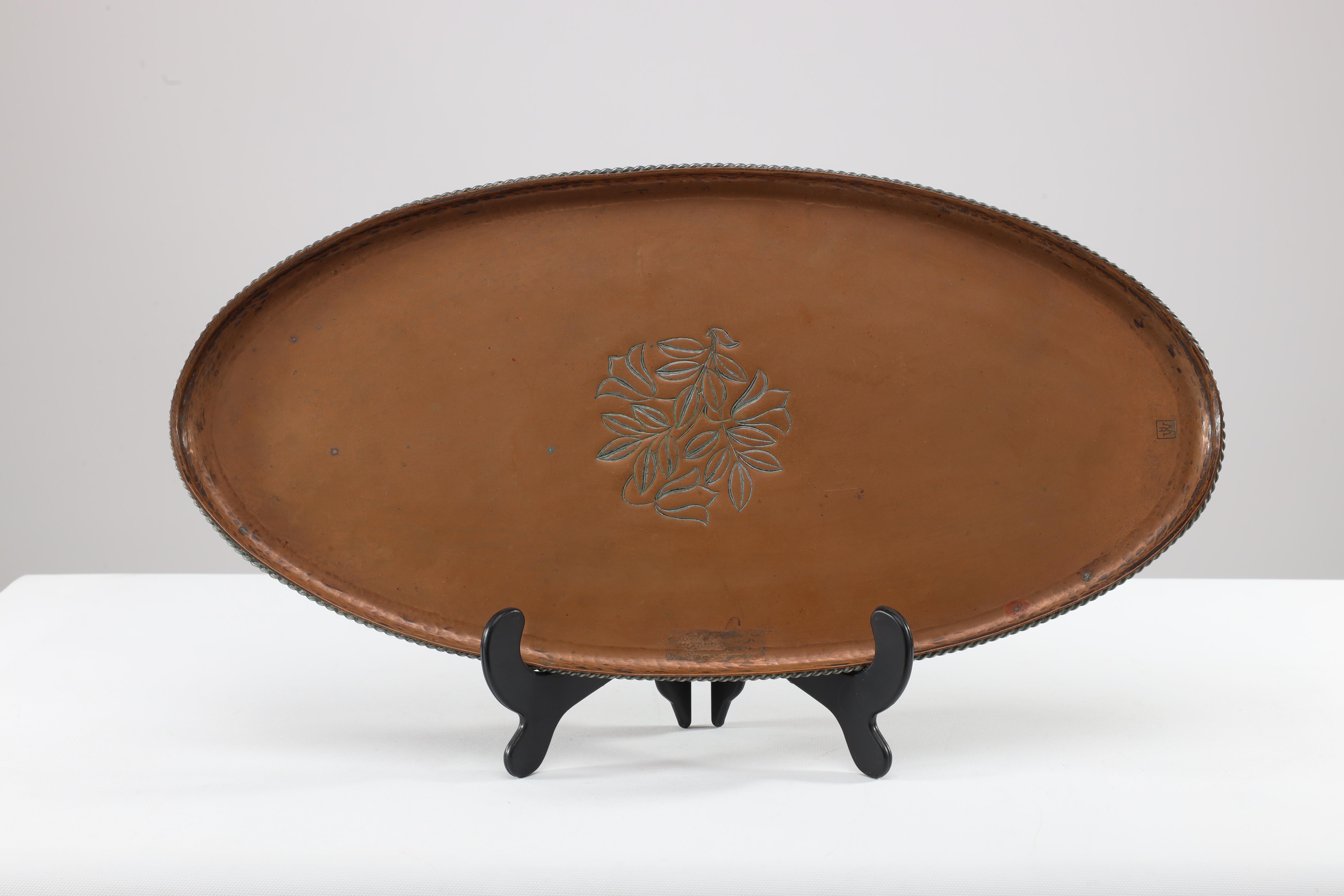 Arts and Crafts Hugh Wallis. An Arts & Crafts oval copper tray with rope twist edge For Sale
