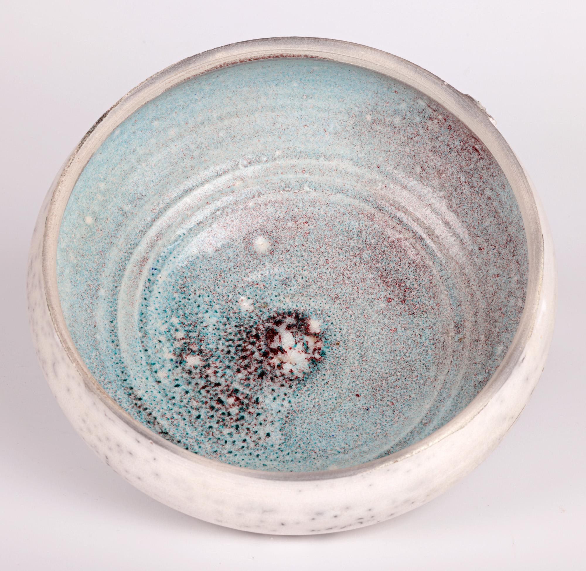 Fin du 20e siècle Hughes West Large Raku Glazed Studio Pottery Anniversary Bowl (bol anniversaire)  en vente