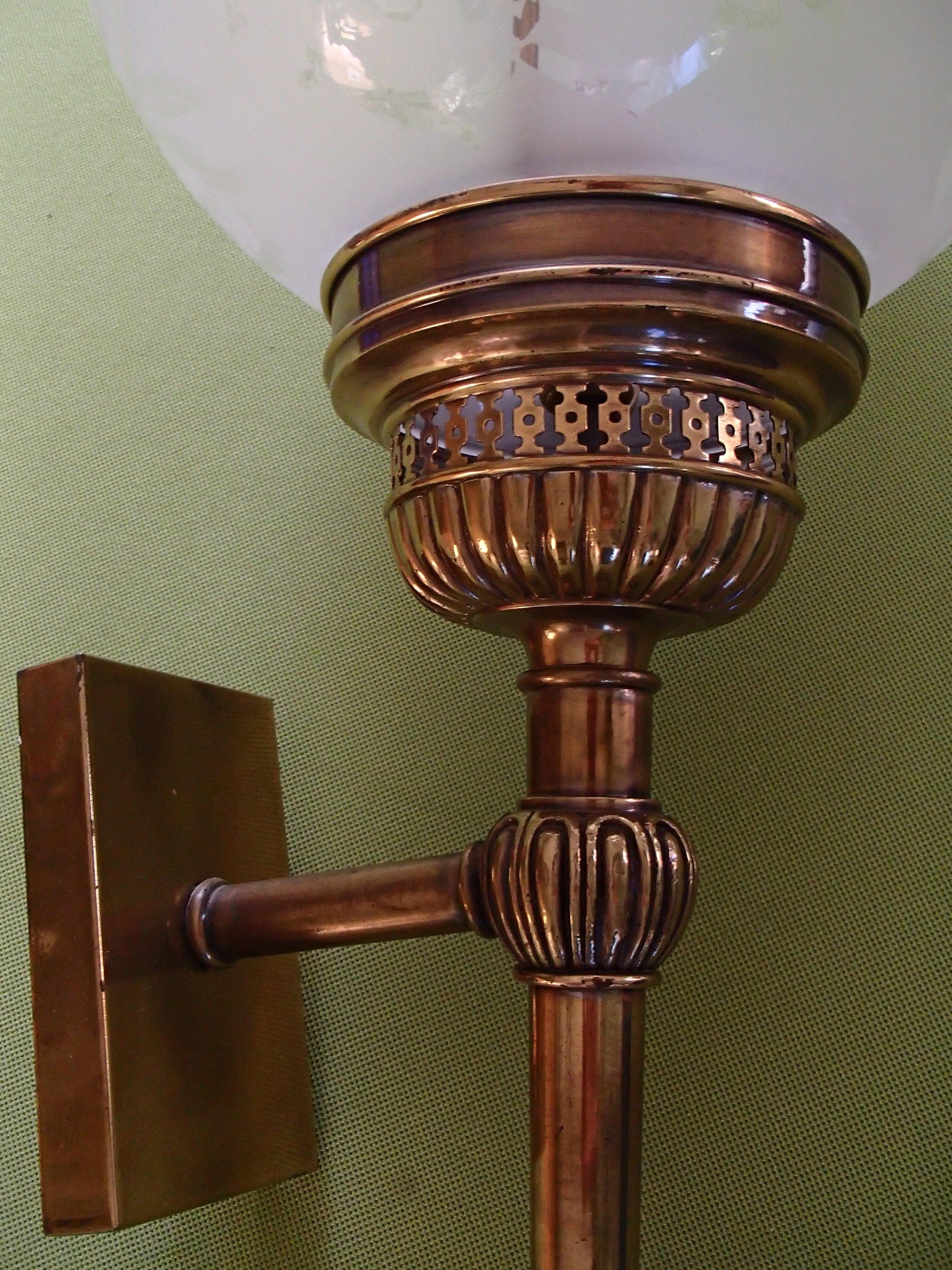 Hughe Wall Lights Scones Torches with Round Engraved Glass and Brass In Good Condition For Sale In Weiningen, CH