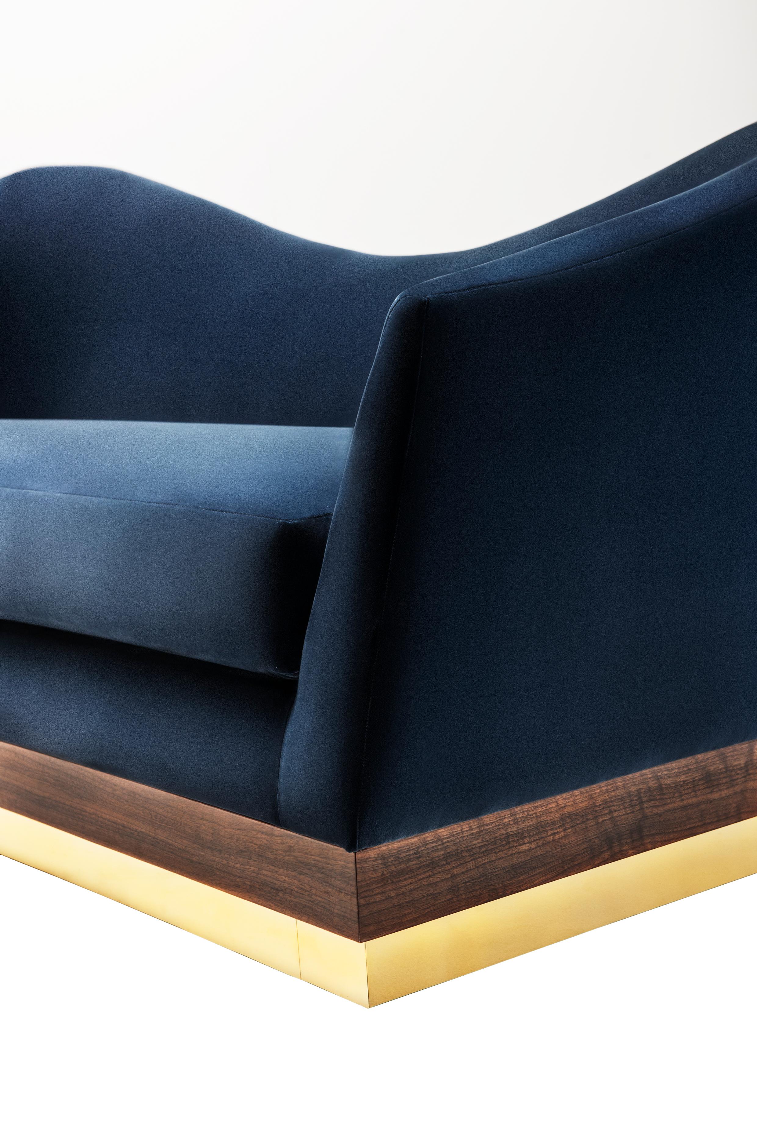 Hughes 240 Sofa by Munna In New Condition For Sale In Geneve, CH