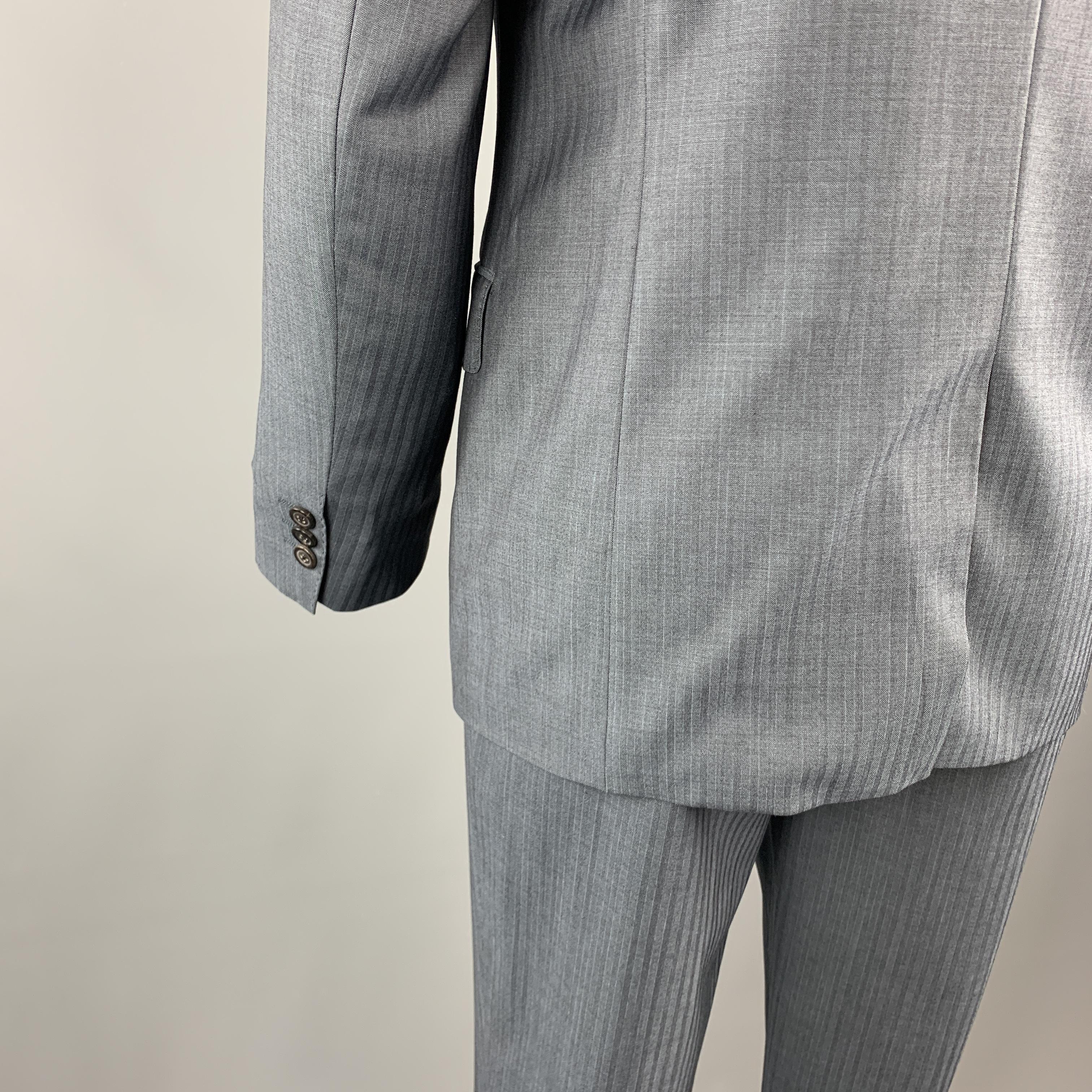 HUGO BOSS 38 Navy Lana Wool Notch Lapel 32 x 30 Suit In Excellent Condition In San Francisco, CA
