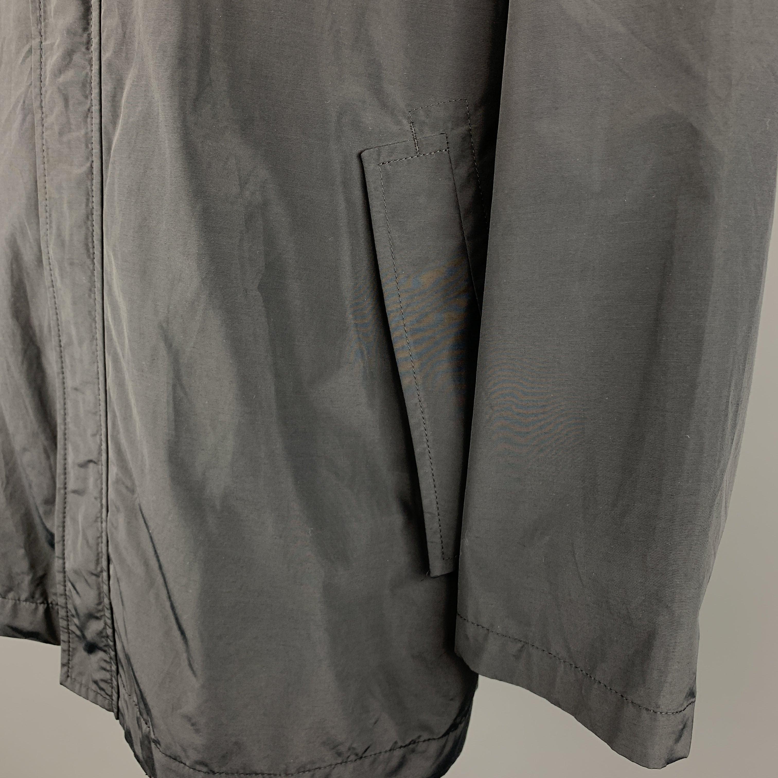 HUGO BOSS 46 Schwarz Solide Baumwolle  Nylon Reißverschluss & Druckknöpfe Langer Mantel im Zustand „Hervorragend“ im Angebot in San Francisco, CA