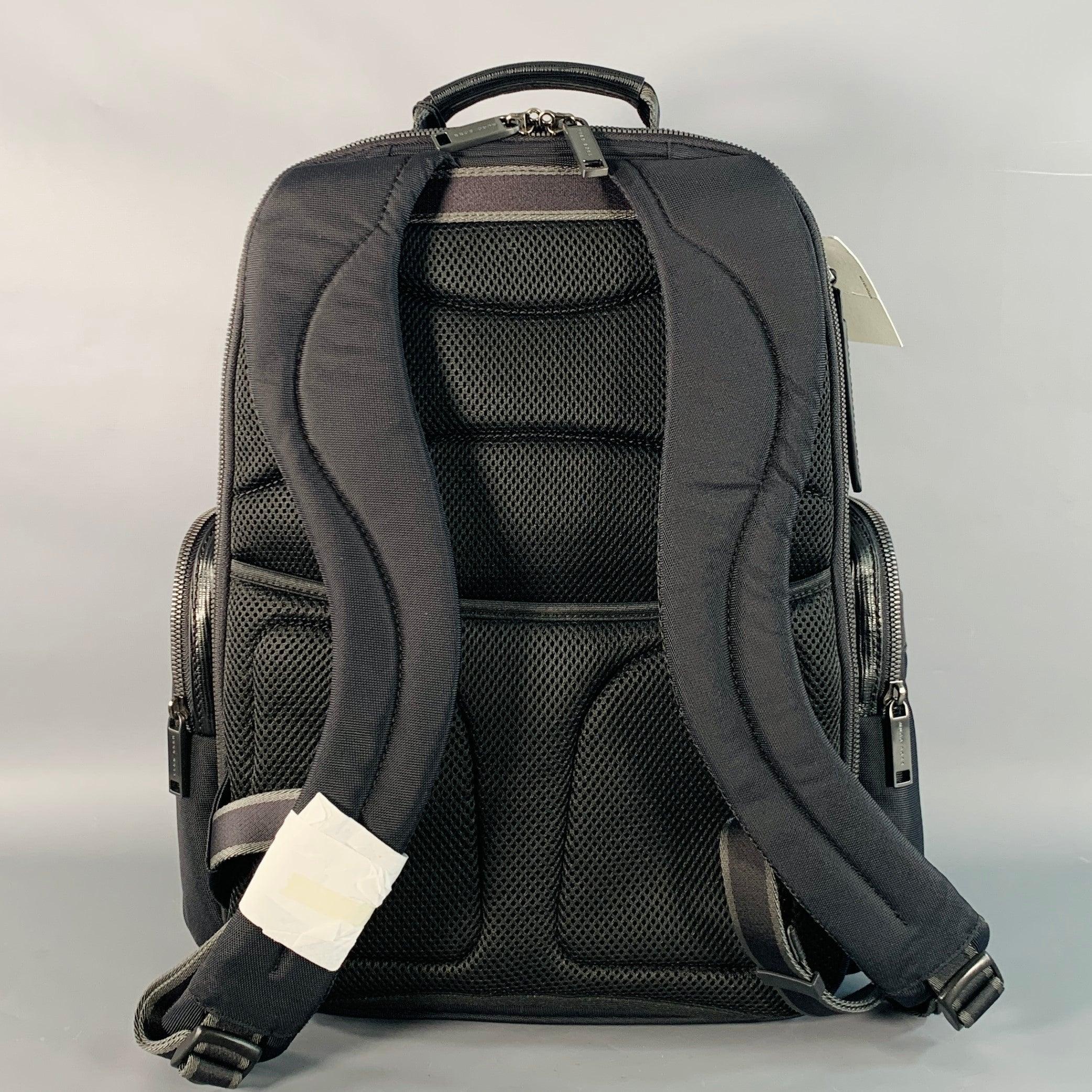 HUGO BOSS Bolsa mochila de viaje de trabajo de nylon y piel negra en Excelente estado para la venta en San Francisco, CA