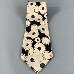 HUGO BOSS Black White Floral Silk Tie