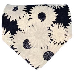 HUGO BOSS Black White Floral Silk Tie