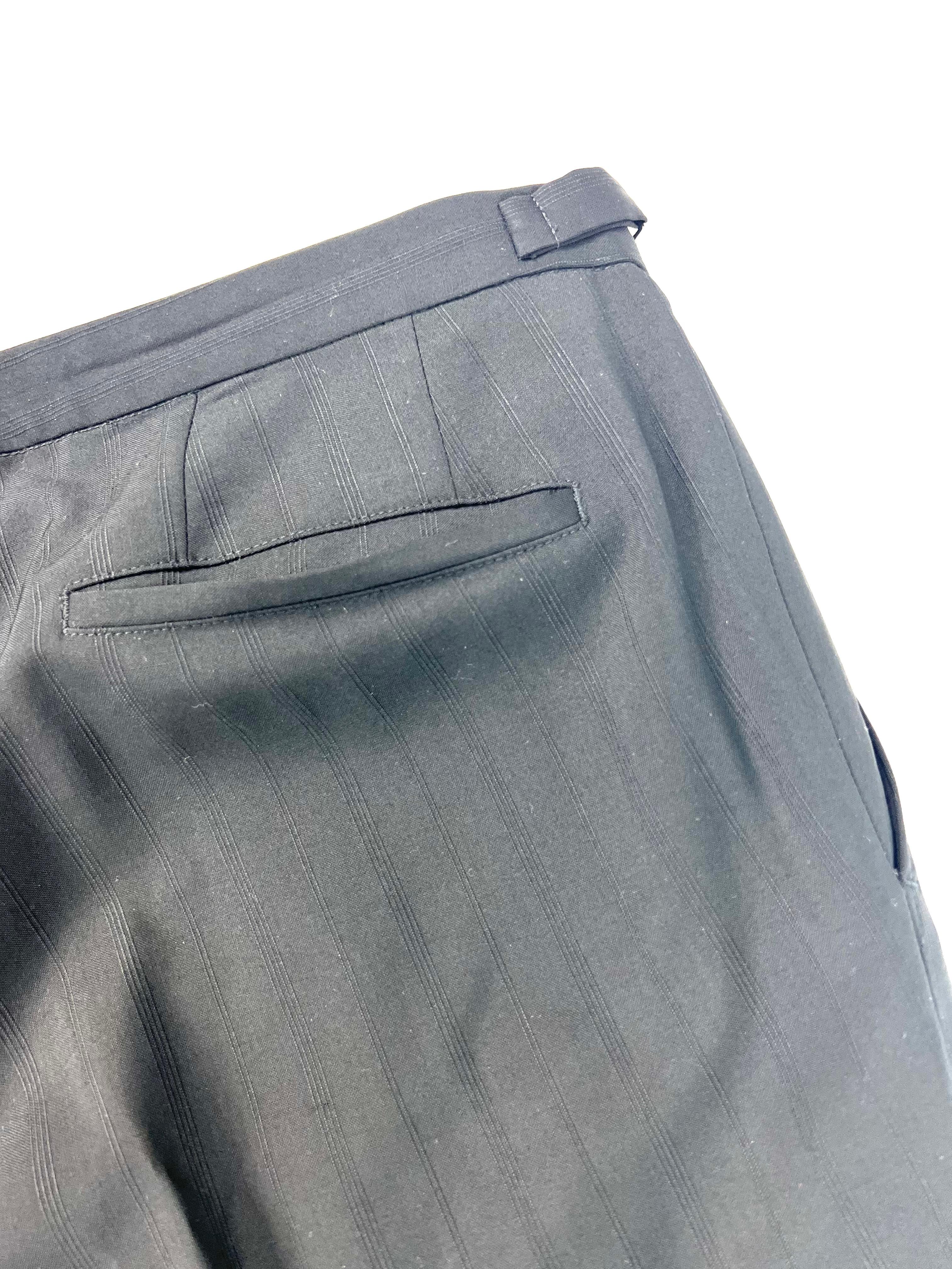 Hugo Boss Black Wool Trousers Pants, Size 38 In Good Condition For Sale In Beverly Hills, CA