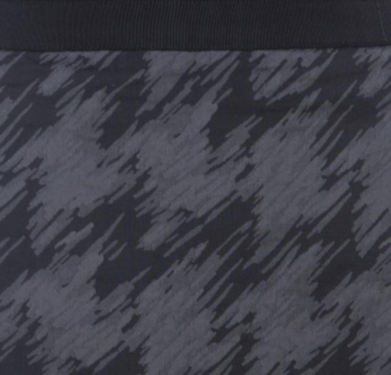 Hugo Boss Gonna corta in cotone grigio scuro S in vendita 2