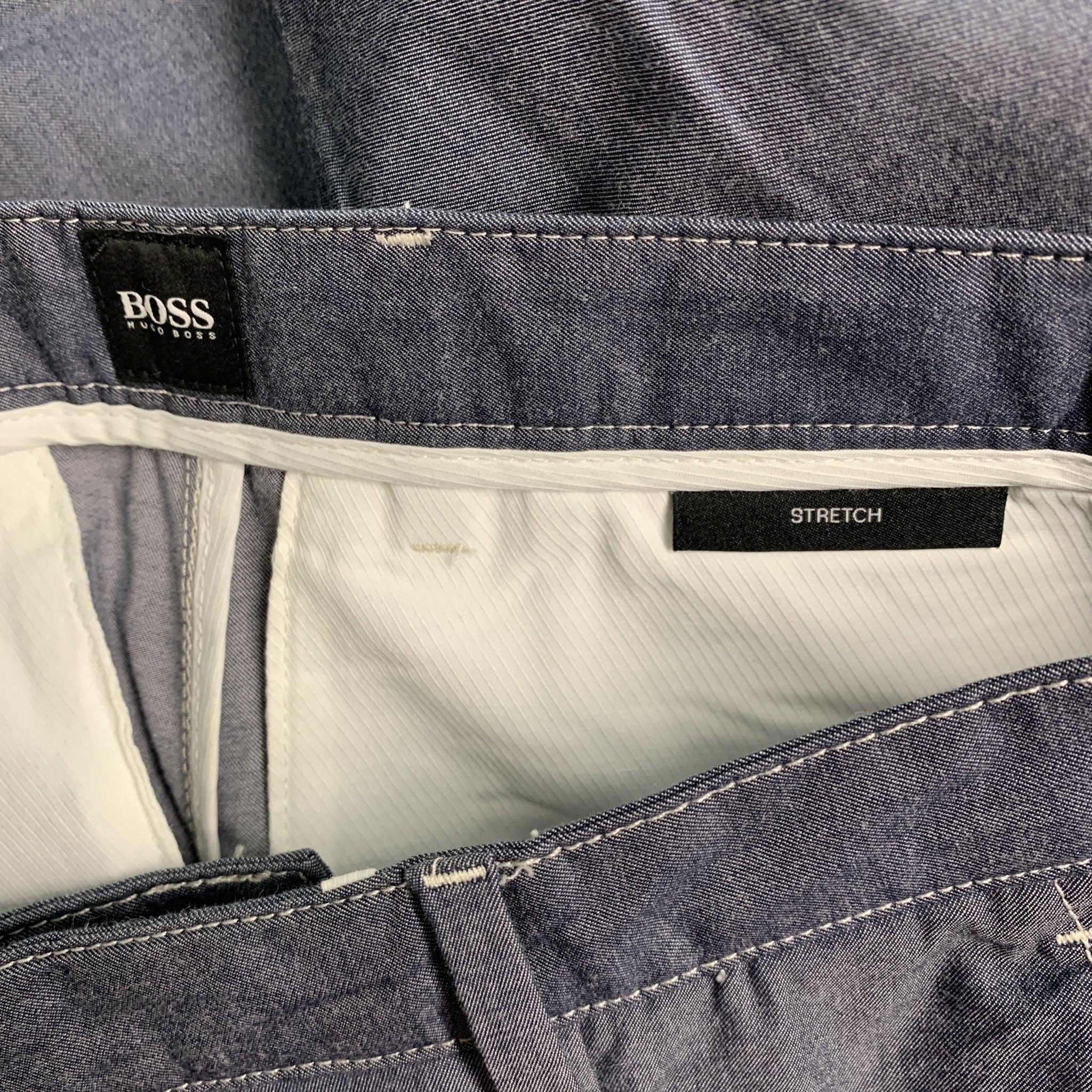 HUGO BOSS Size 30 Grey Contrast Stitch Cotton Elastane Flat Front Casual Pants In Good Condition For Sale In San Francisco, CA